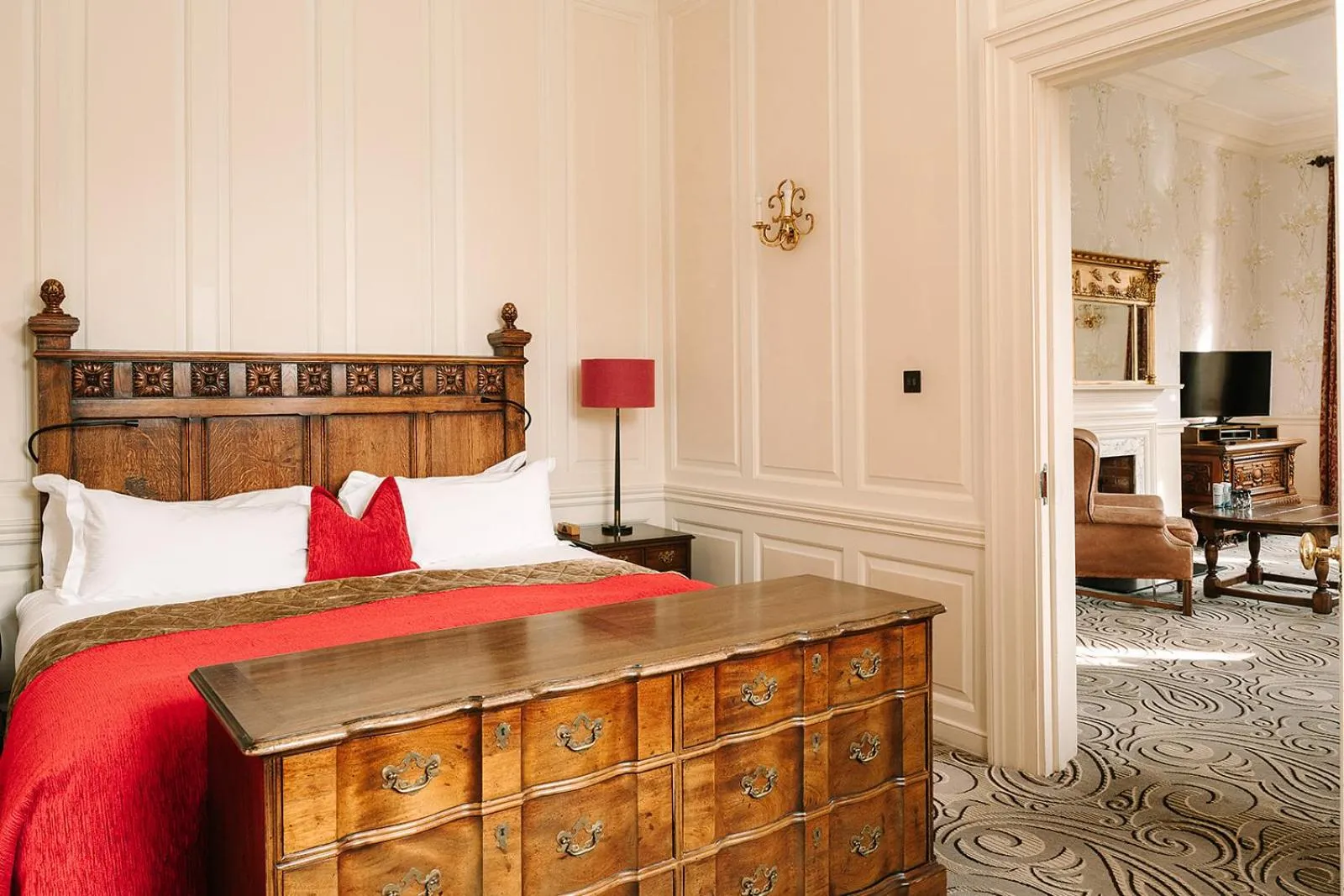 Bedroom, Bed in Lainston House