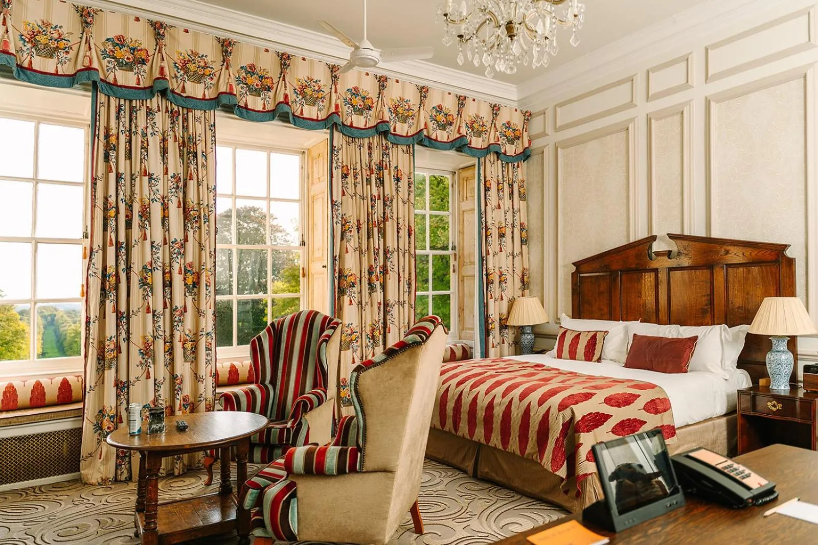 View (from property/room), Bed in Lainston House