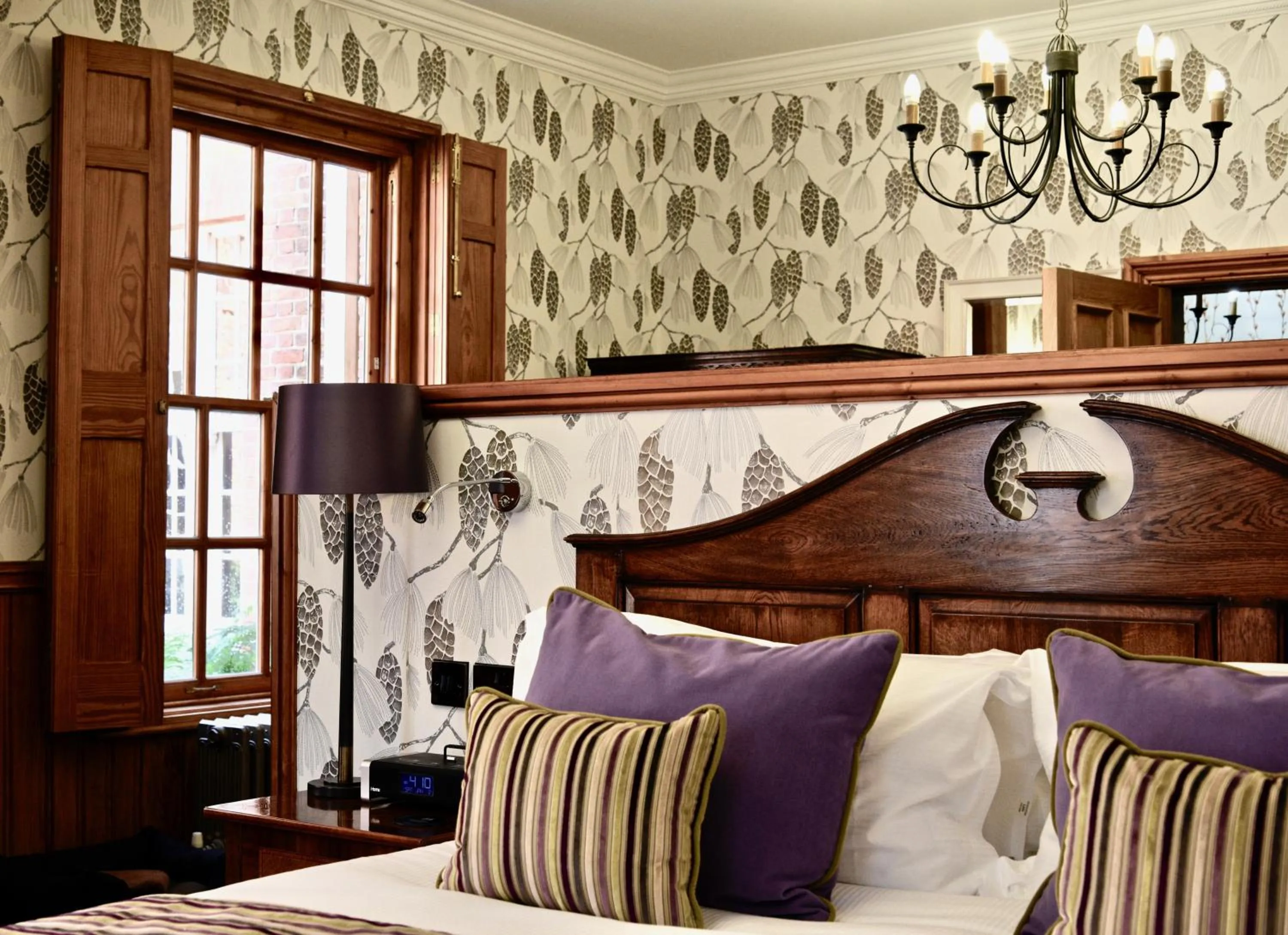 Bedroom, Bed in Lainston House