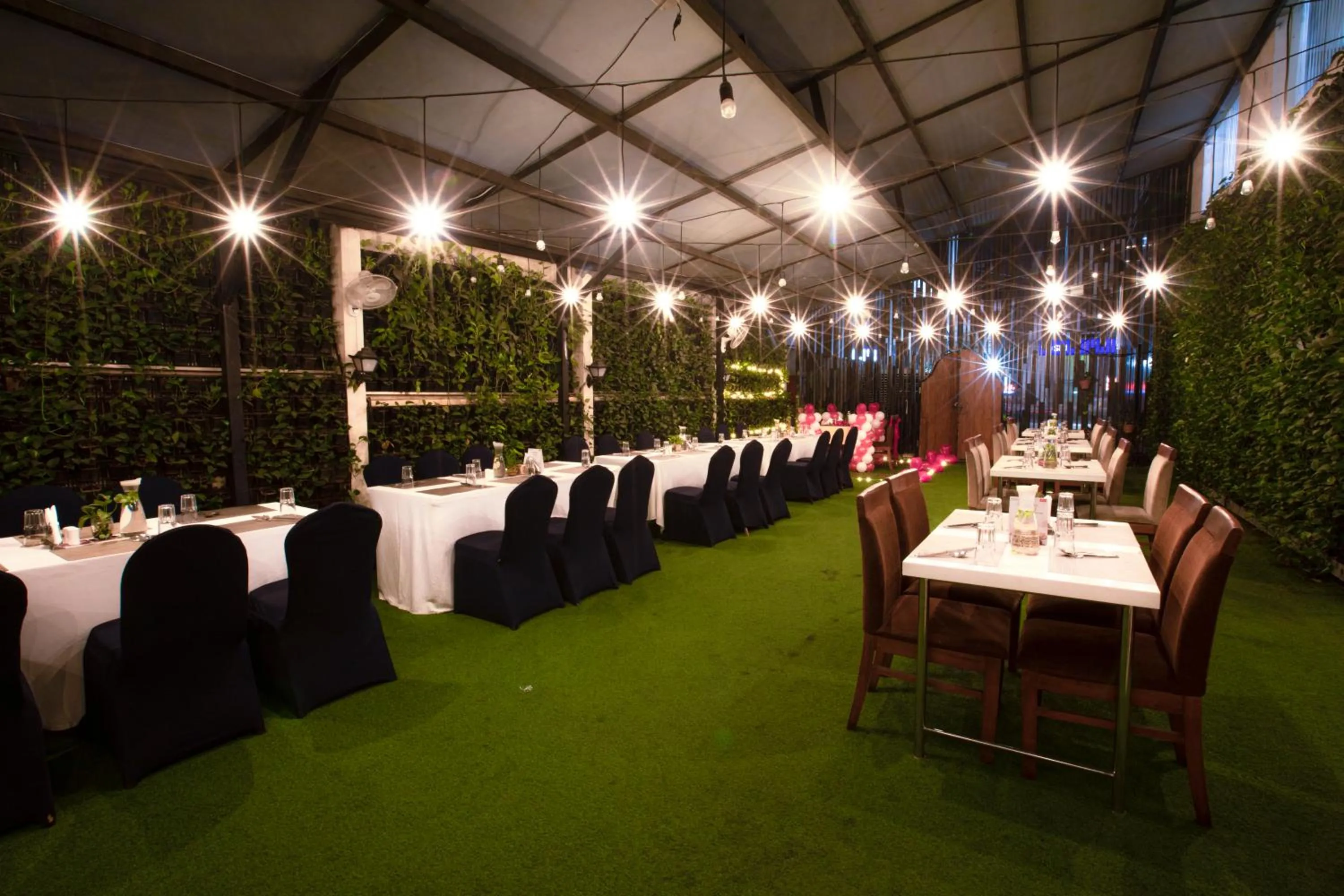 Restaurant/places to eat in The Cunningham Hotel Bangalore