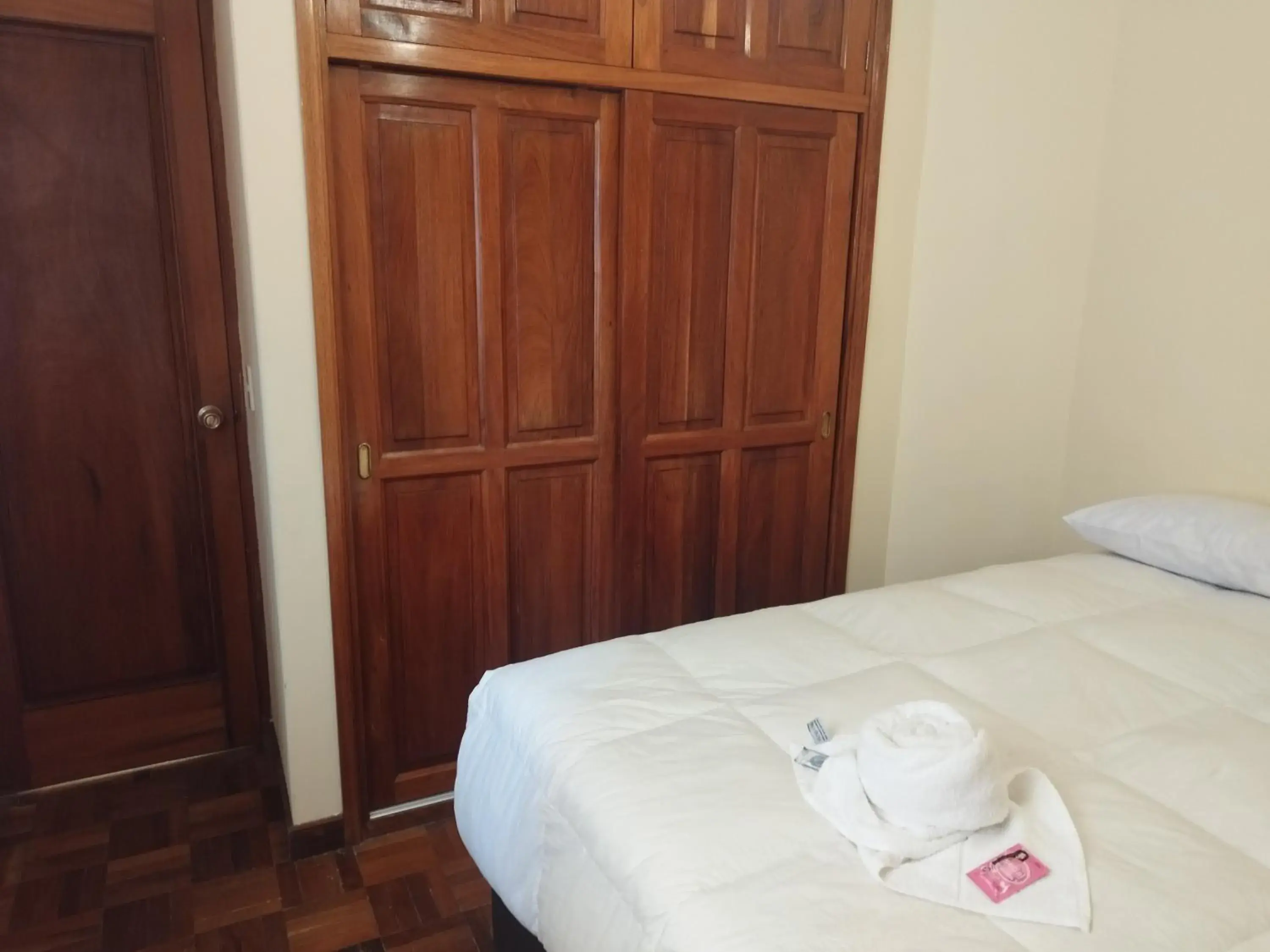 Double Room with Shared Bathroom - single occupancy in Hotel RustiCall Double Room with Shared Bathroom - single occupancy in Hotel RustiCall