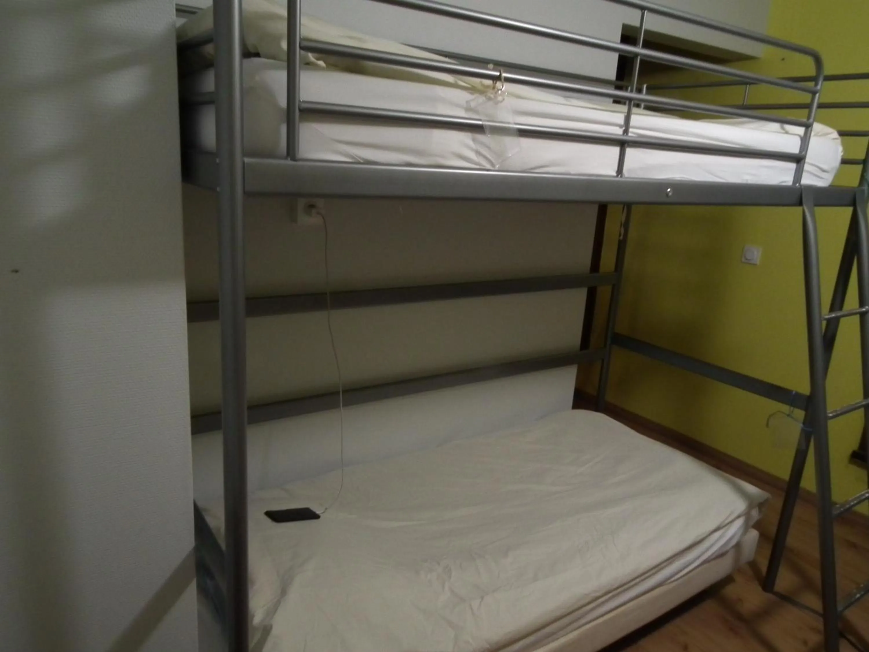 bunk bed, Bed in Friendly Auberge