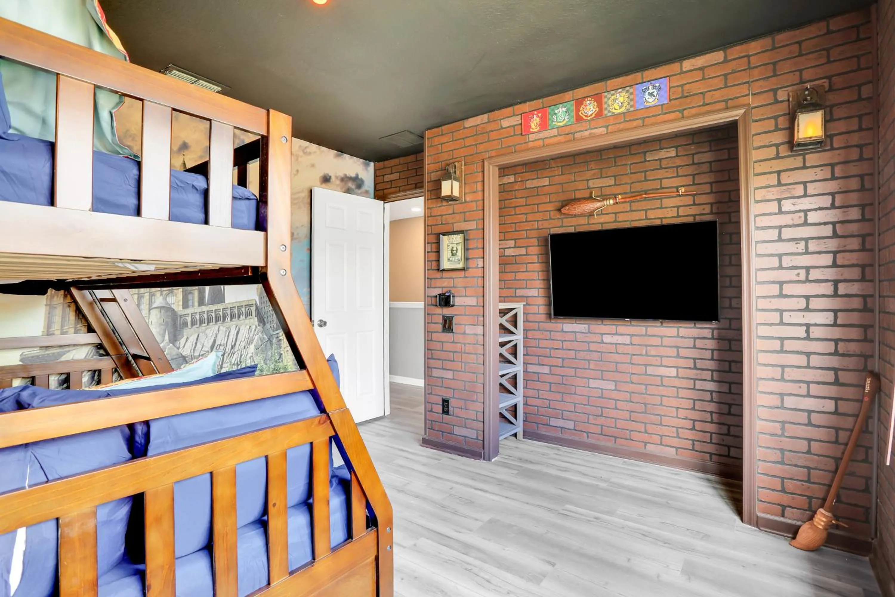 Themed Luxury 6BR Getaway with Resort Amenities