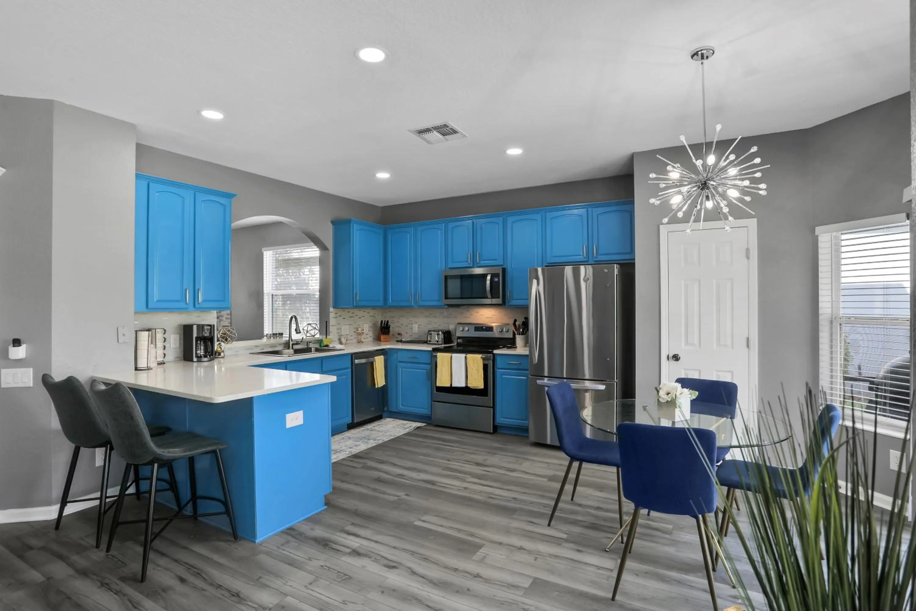 Themed Luxury 6BR Getaway with Resort Amenities