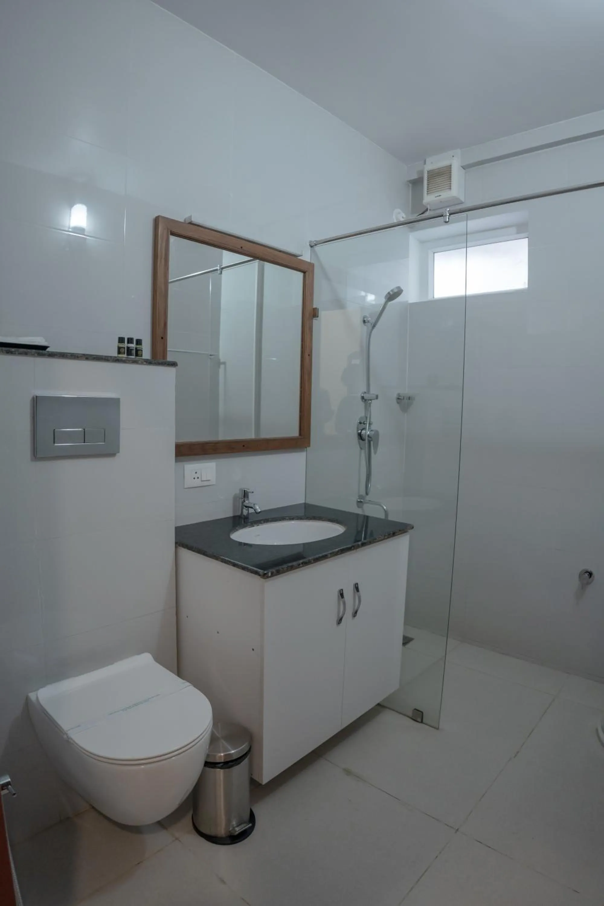 Shower in Daffodils Luxury Airport Suites