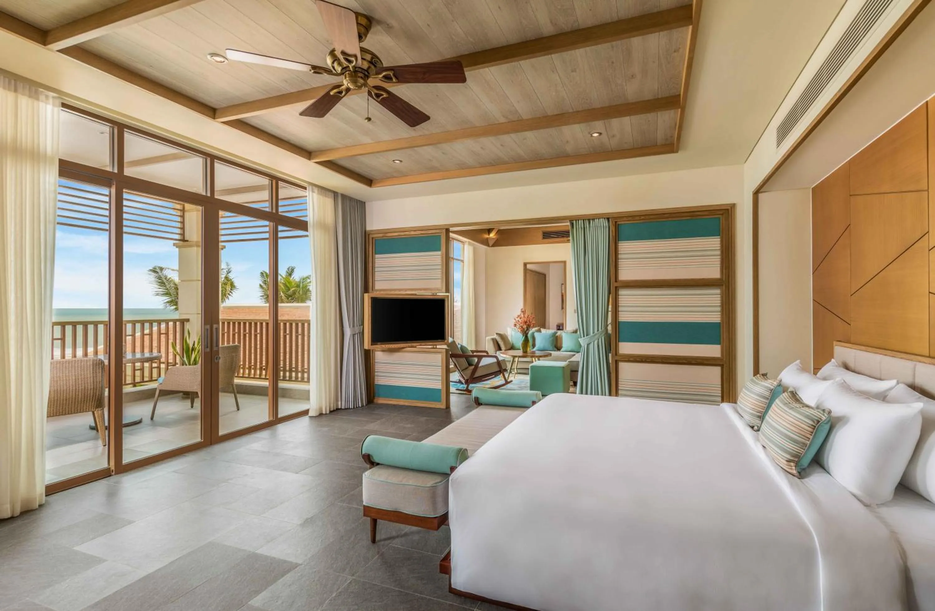 Bed in Fusion Resort and Villas Da Nang