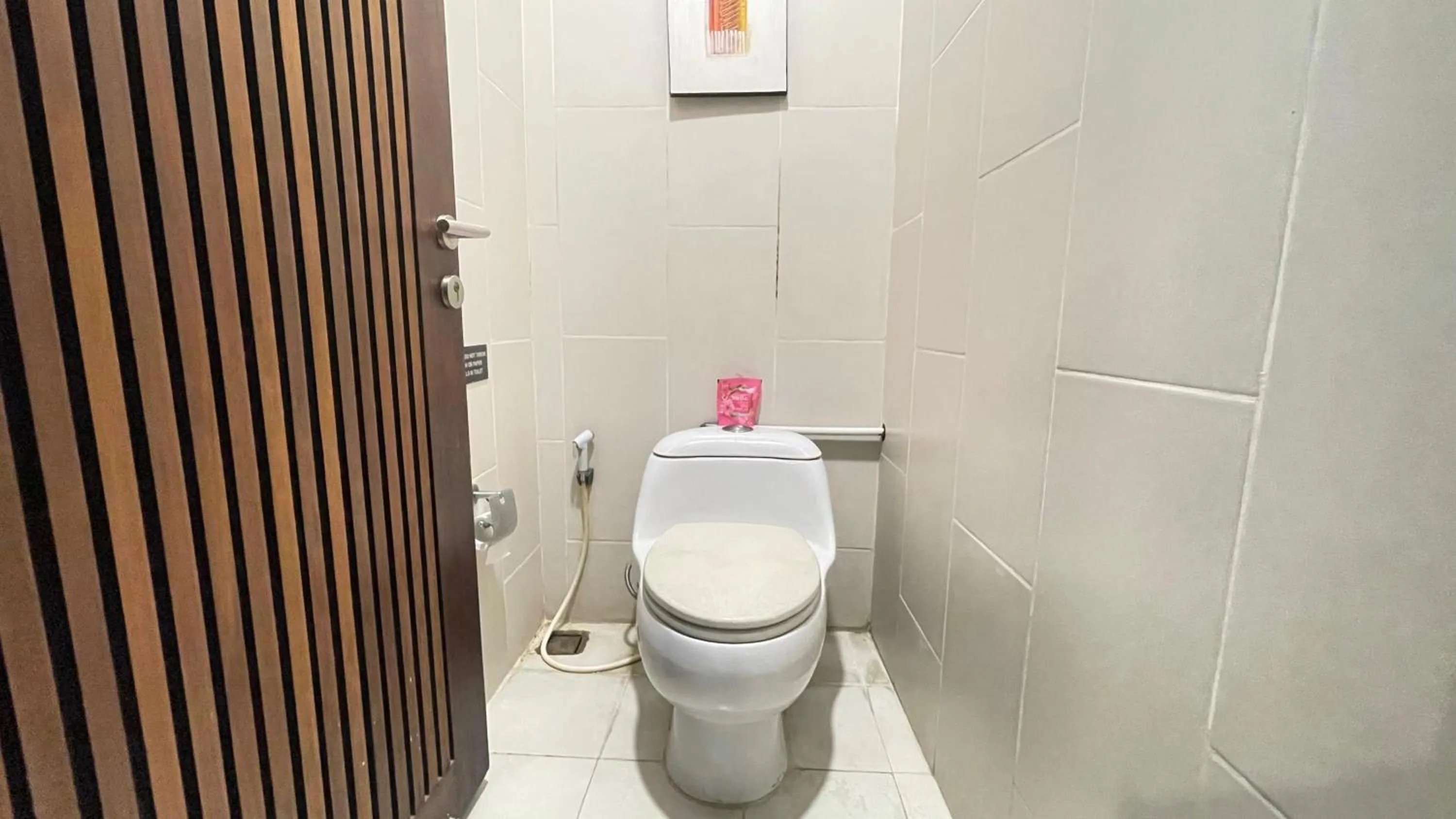 Toilet in The BALIem Villa