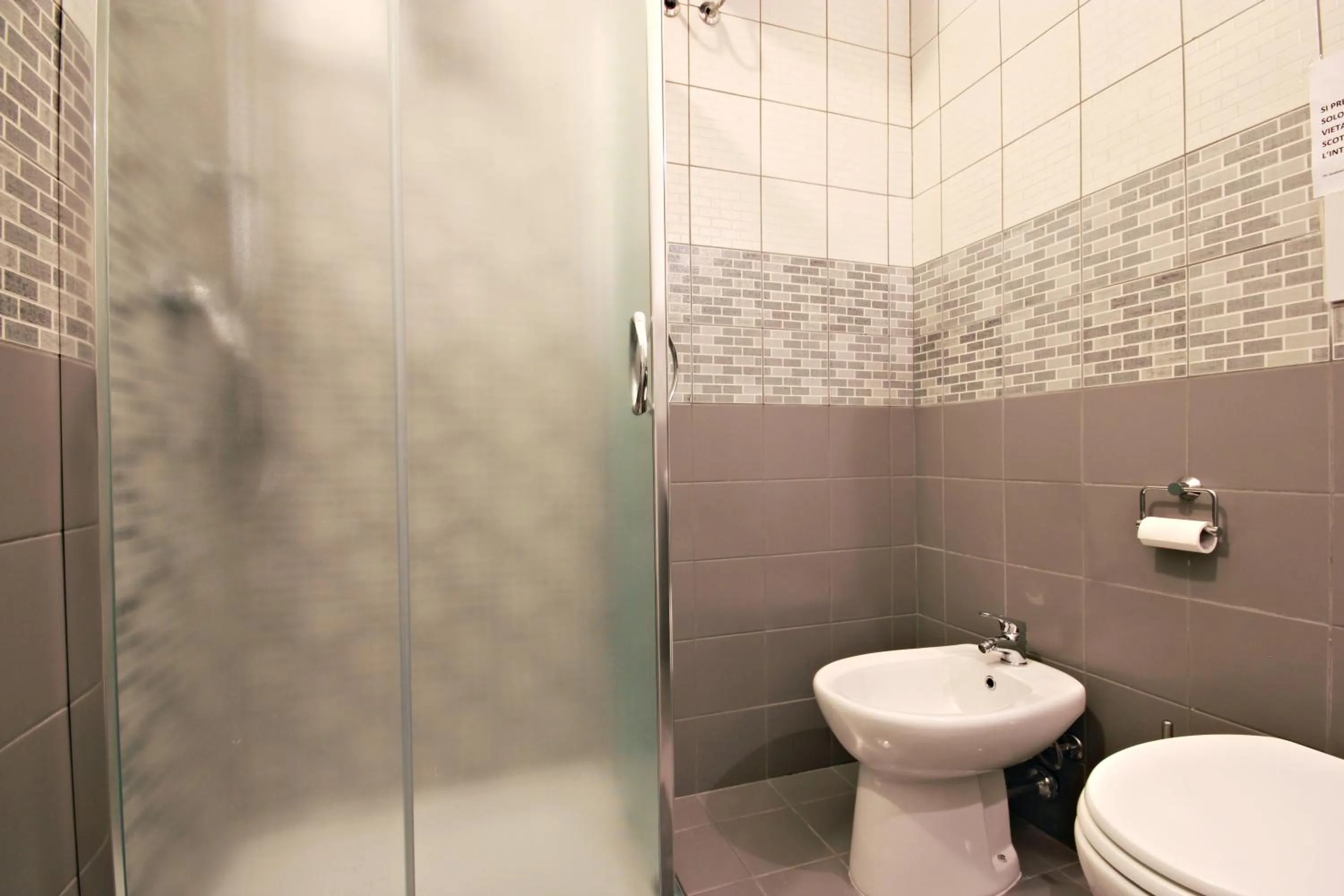 Shower in Le Piazze Di Roma