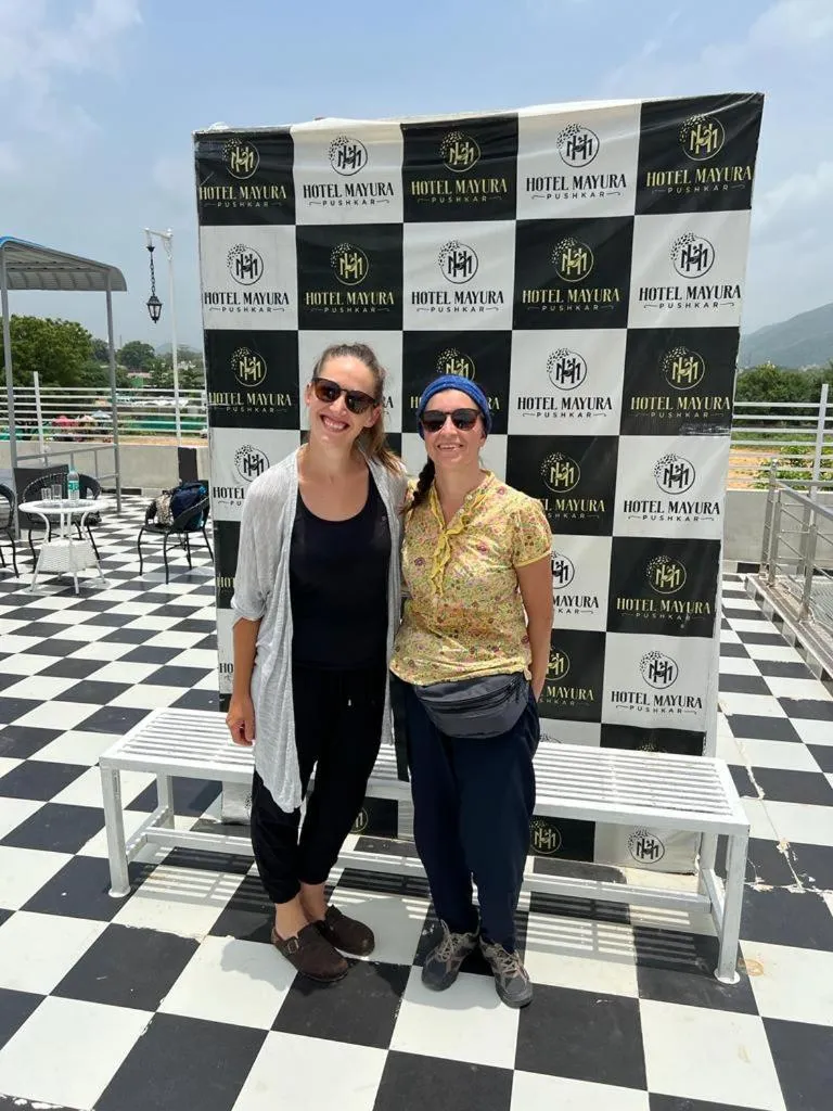 Restaurant/places to eat in HOTEL MAYURA