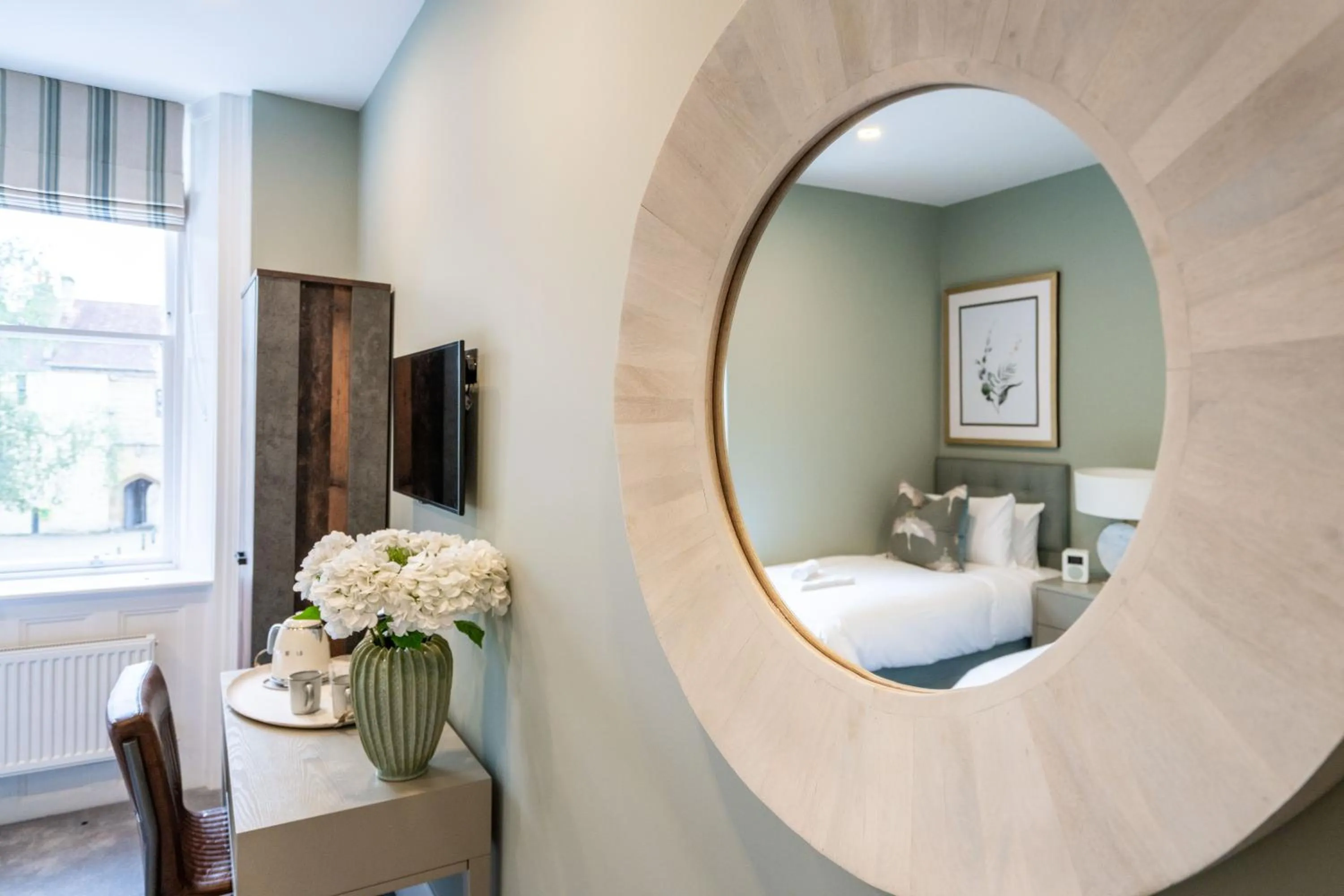 Bedroom, Bed in Old Abbey House