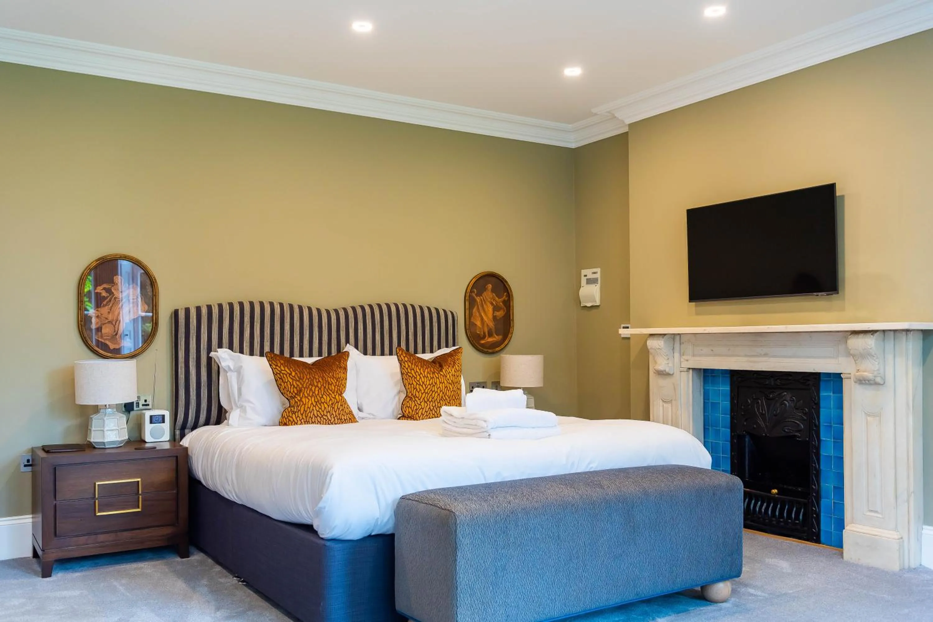 TV and multimedia, Bed in Old Abbey House