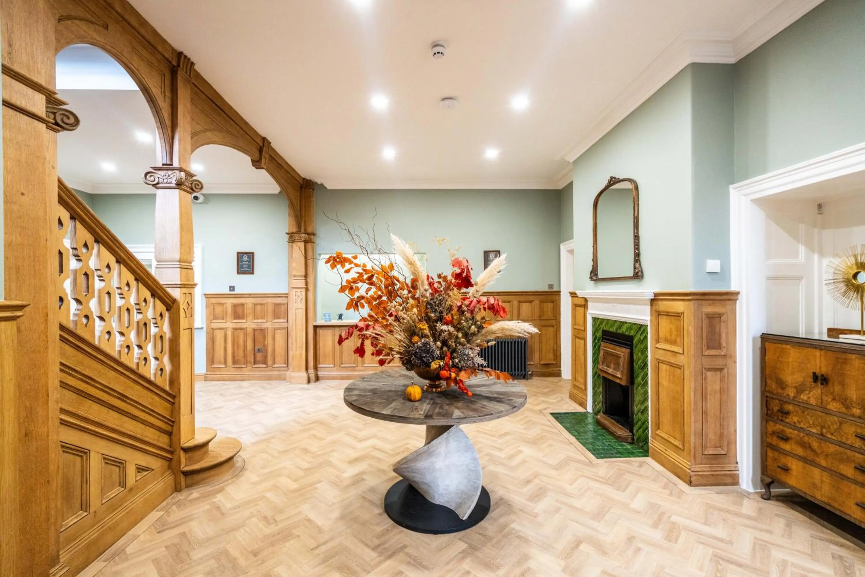 Facade/entrance in Old Abbey House