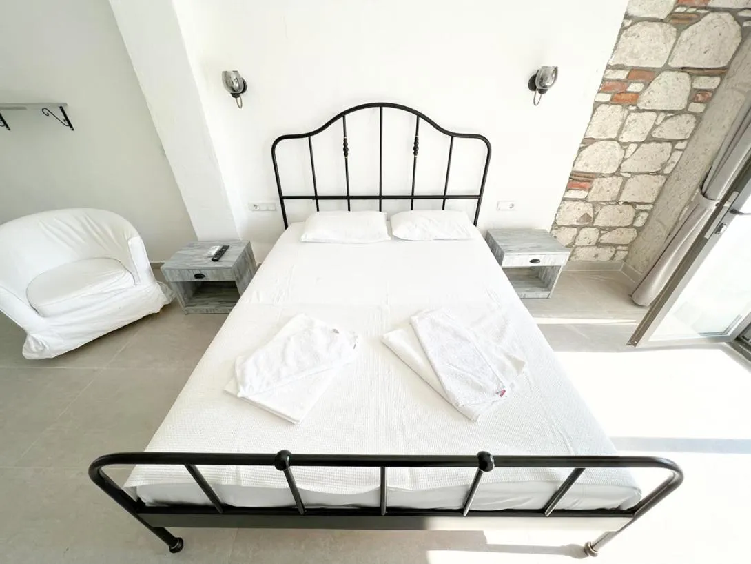 Bed in Gonulhan Hotel