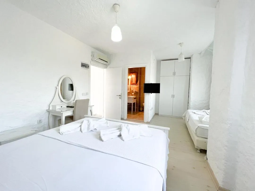 Bed in Gonulhan Hotel