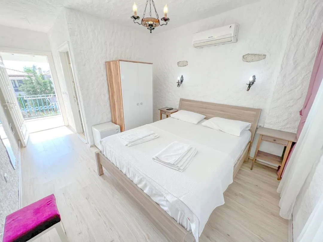 Bed in Gonulhan Hotel