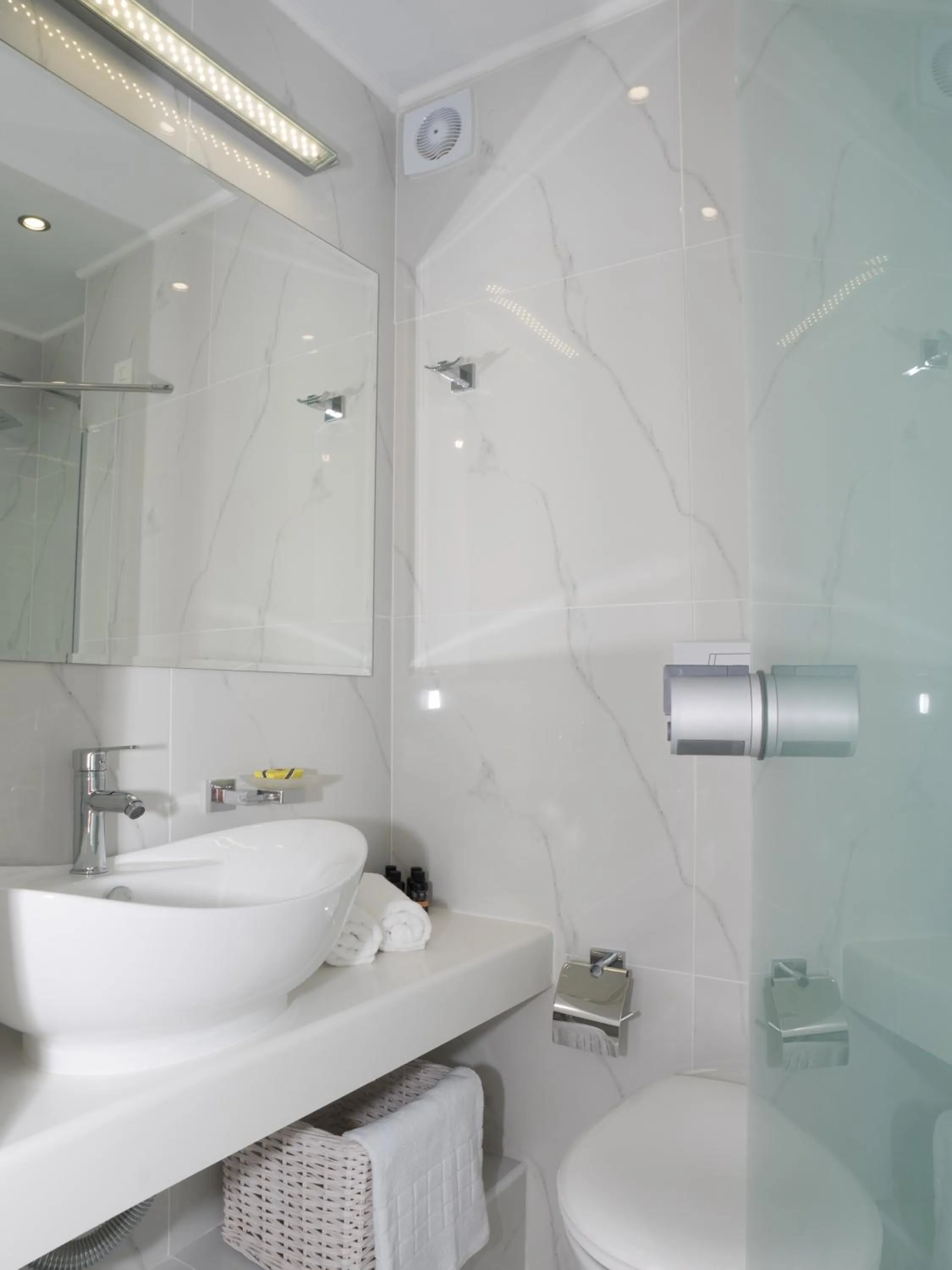 Shower in Amaryllis Beach Hotel