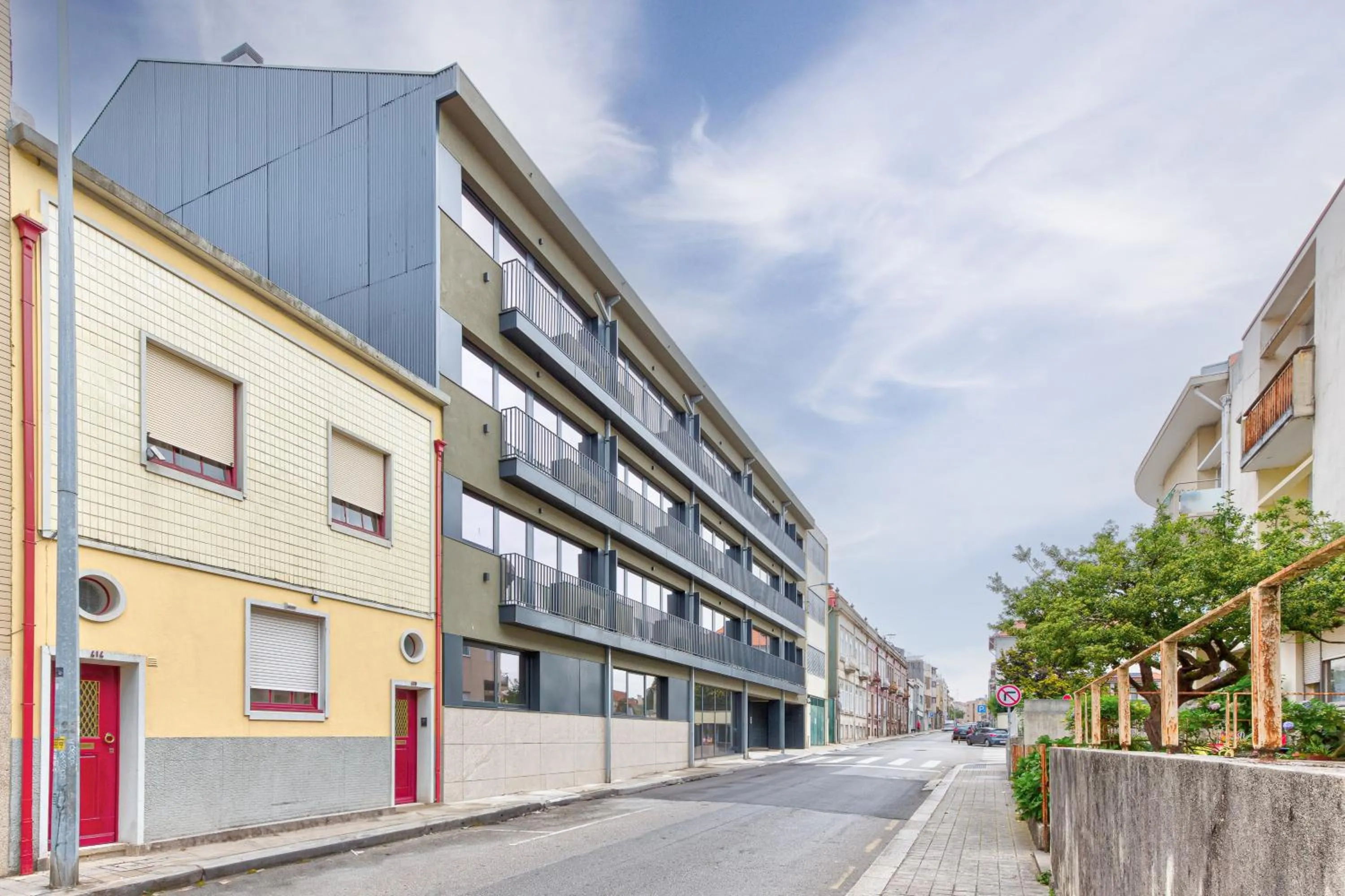 Property building in Blissful Suites Porto by gaiarooms