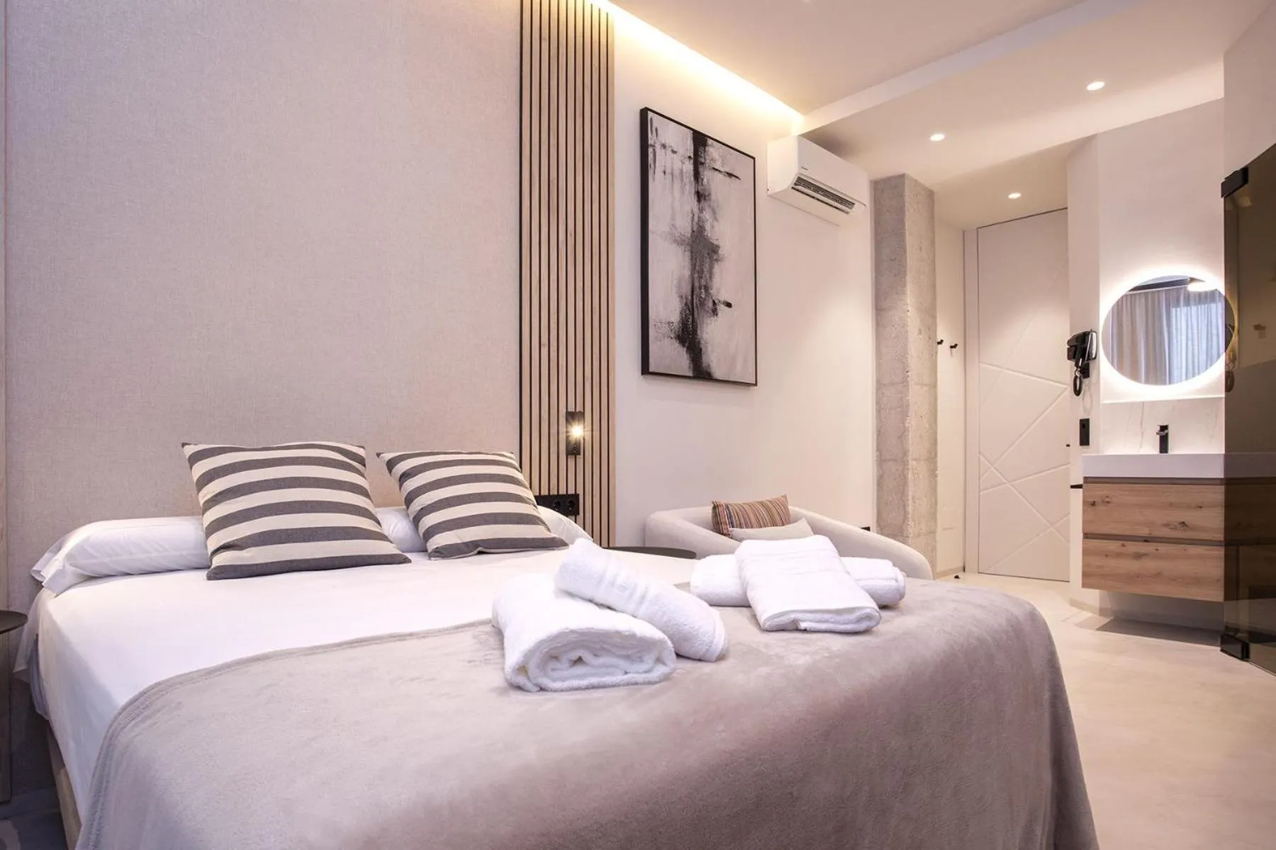Magnificent Renovated Terrace Duplex 2hab 2bathroom City Centre