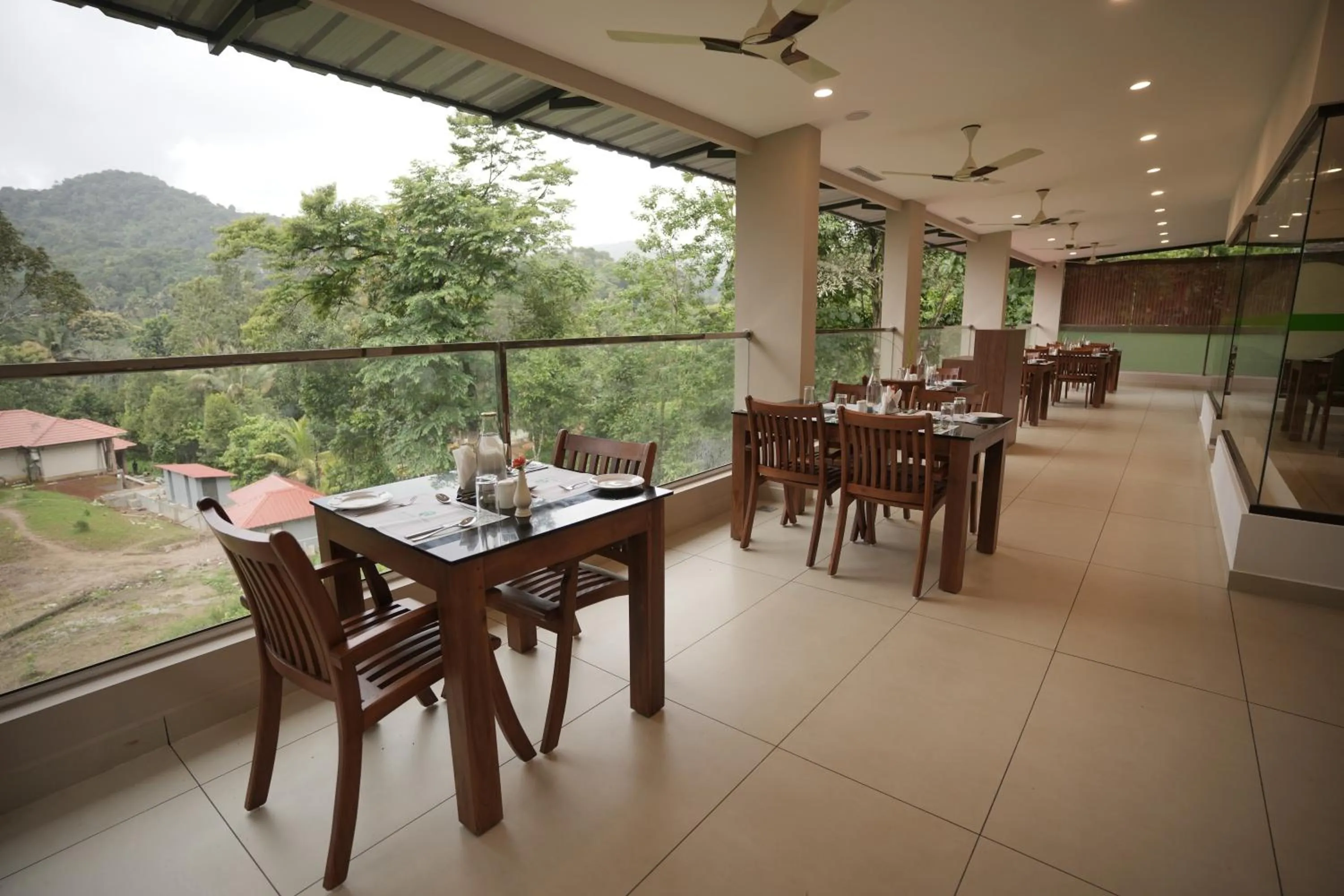 Restaurant/places to eat in Riverdale Munnar Resorts & Spa