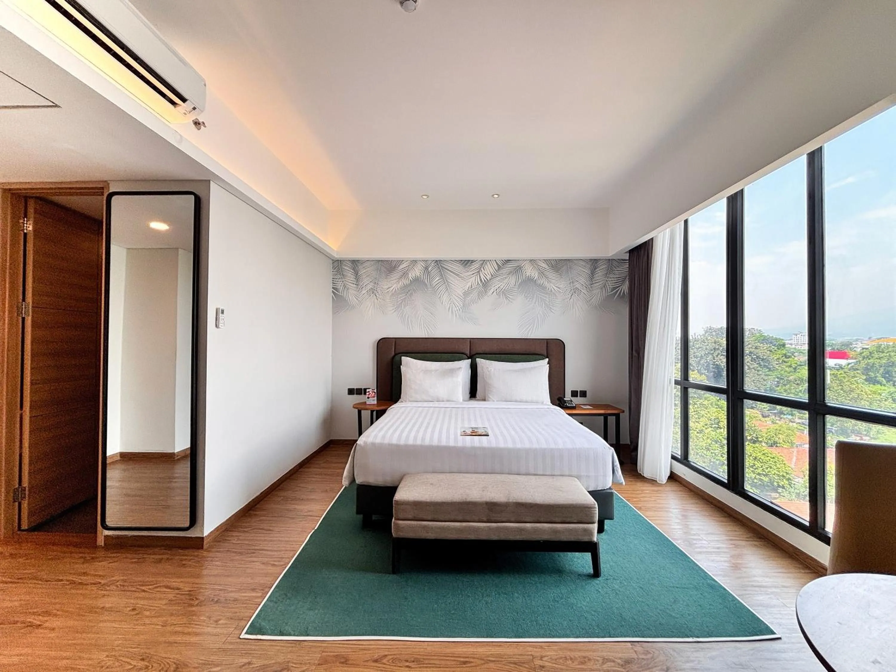 Bed in Luminor Hotel Padjadjaran Bogor by WH