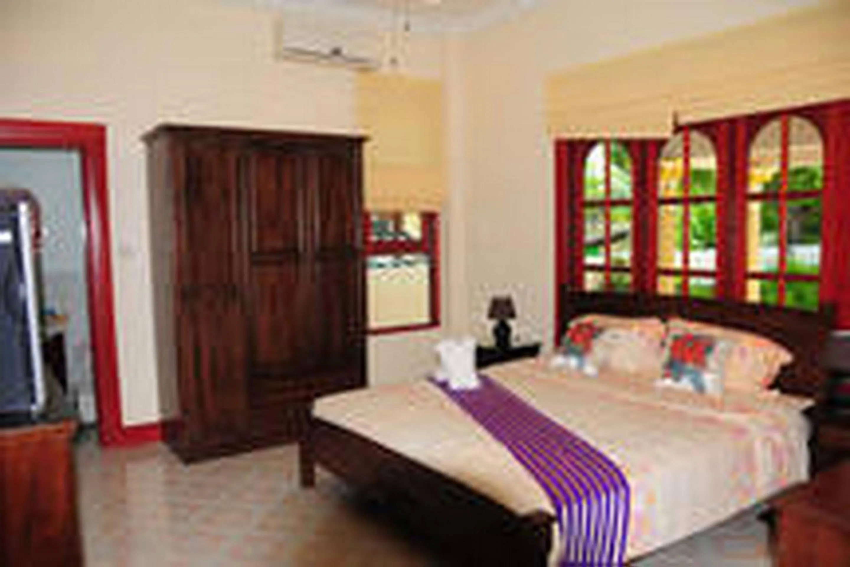 Bed in Majestic Villas Phuket