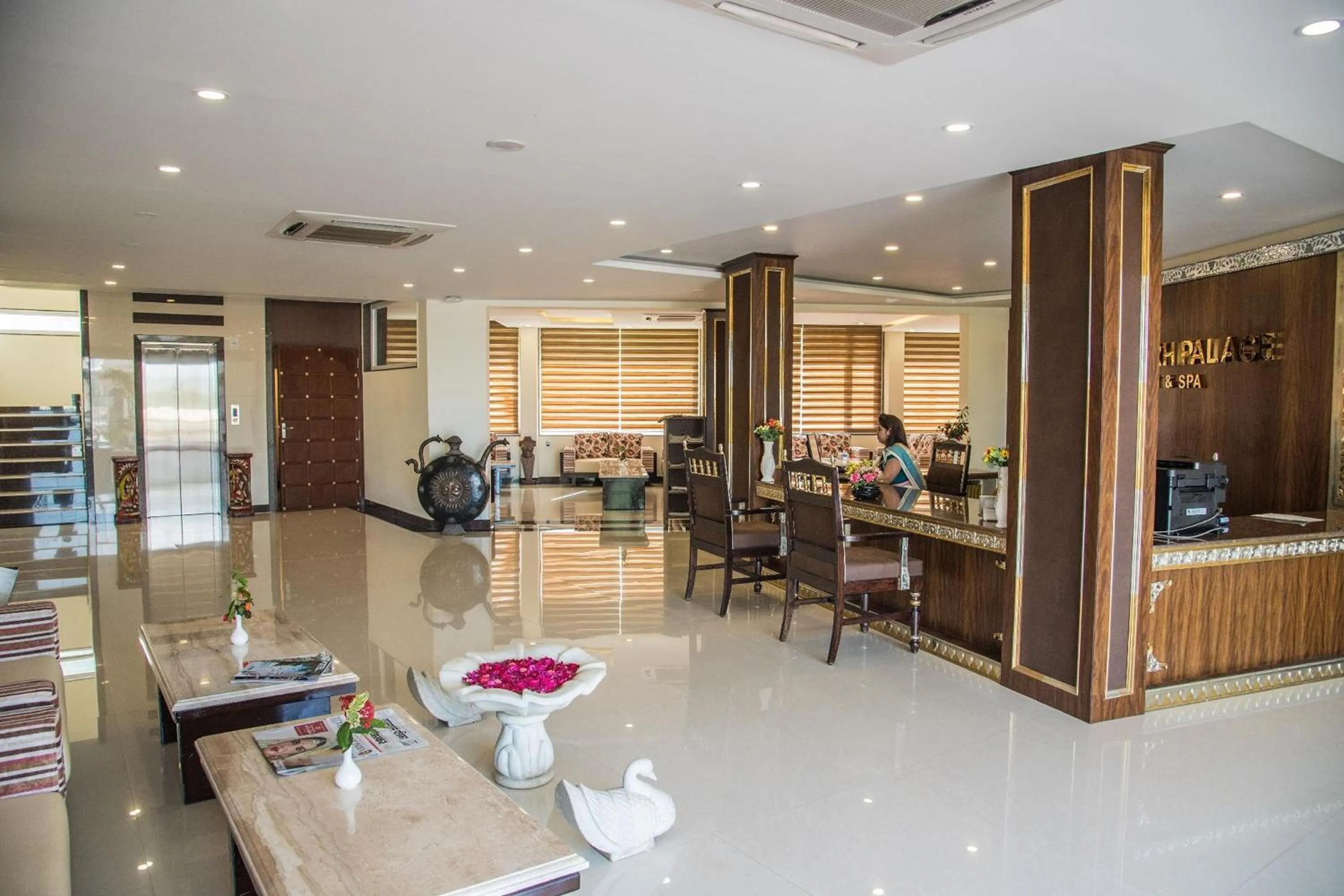Lobby or reception in Labh Garh Palace Resort & Spa