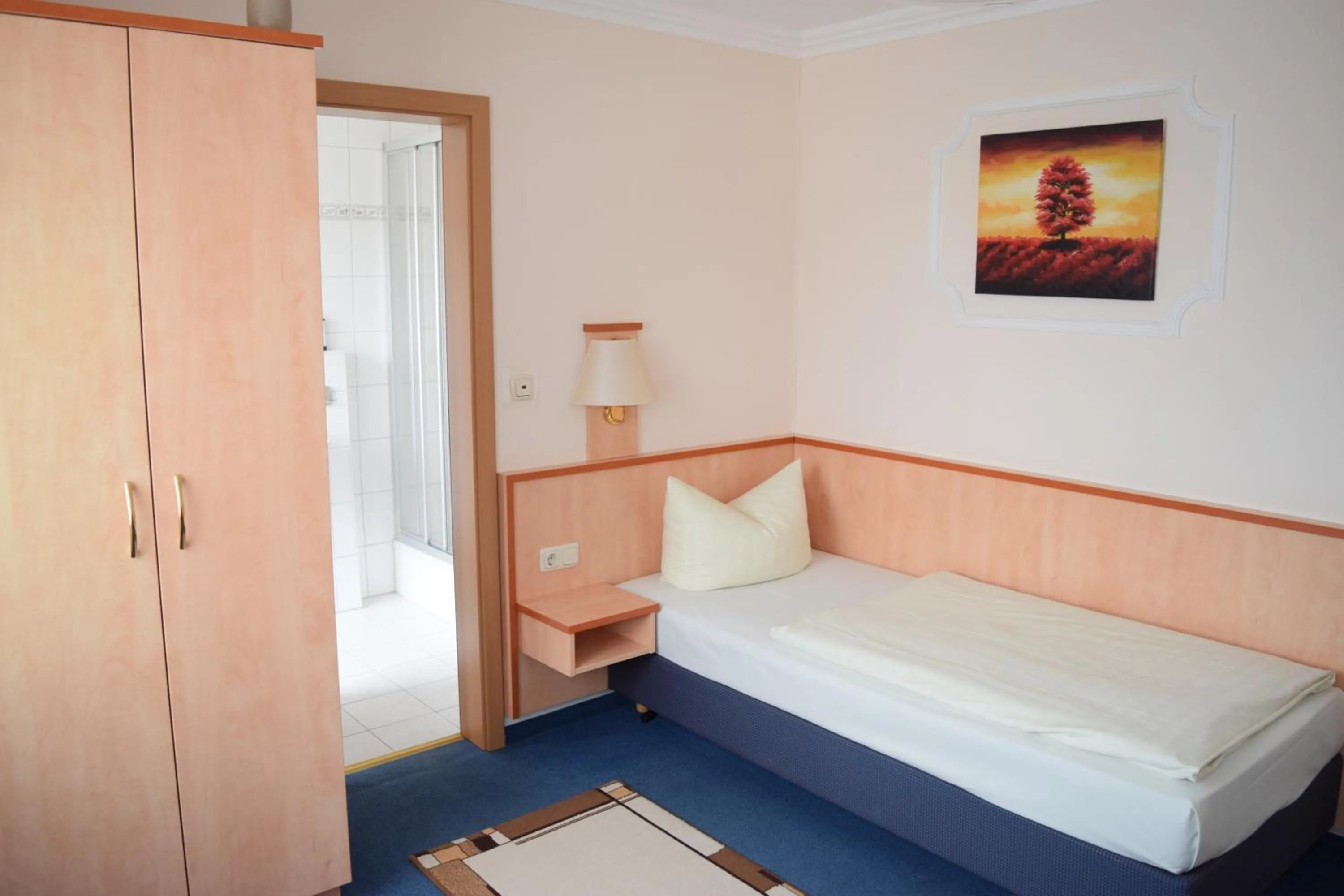 Photo of the whole room, Bed in Gasthof zur Länd