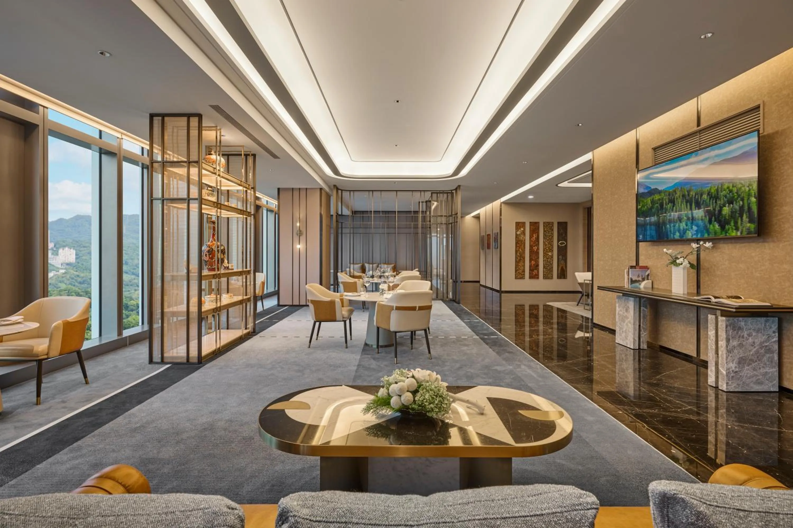 Lounge or bar in Grand HiLai Taipei