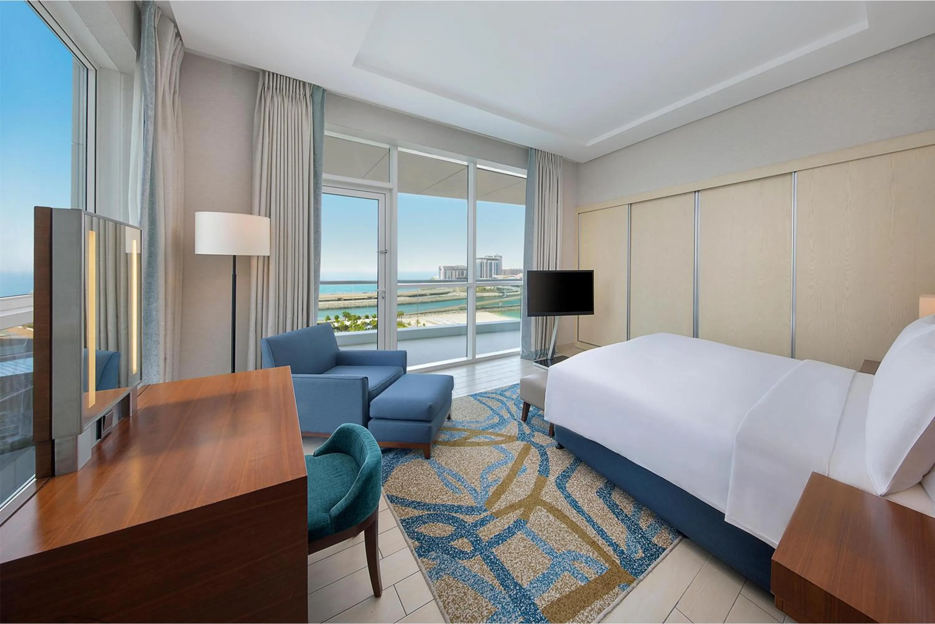 Bed in DoubleTree by Hilton Dubai Jumeirah Beach