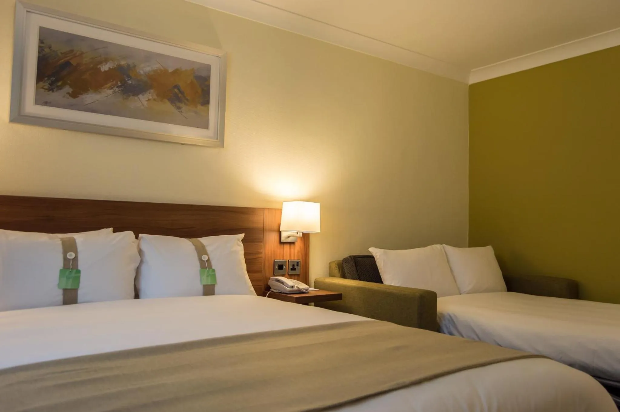 Photo of the whole room, Bed in Holiday Inn Leeds Garforth by IHG