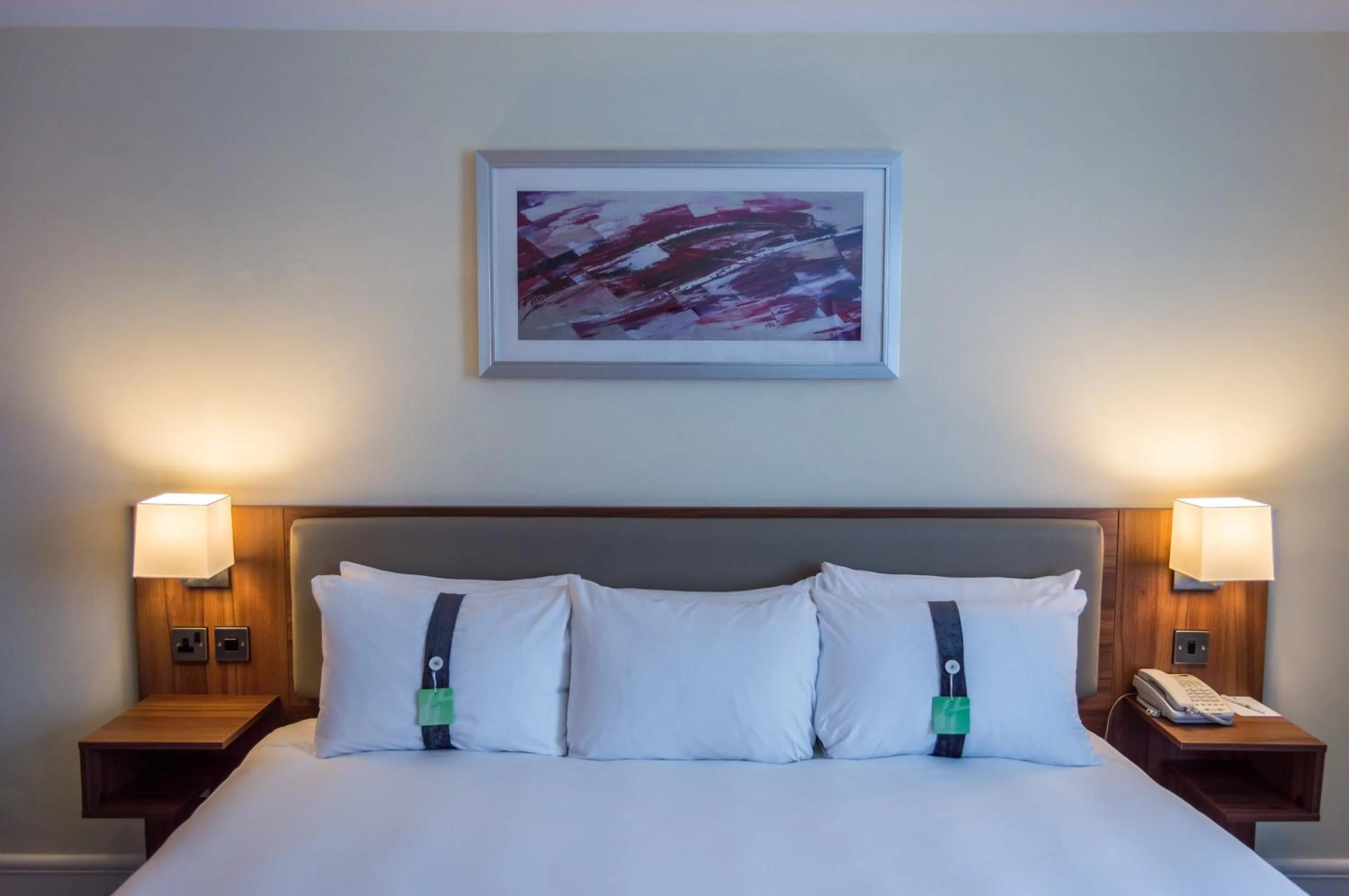 Photo of the whole room, Bed in Holiday Inn Leeds Garforth by IHG