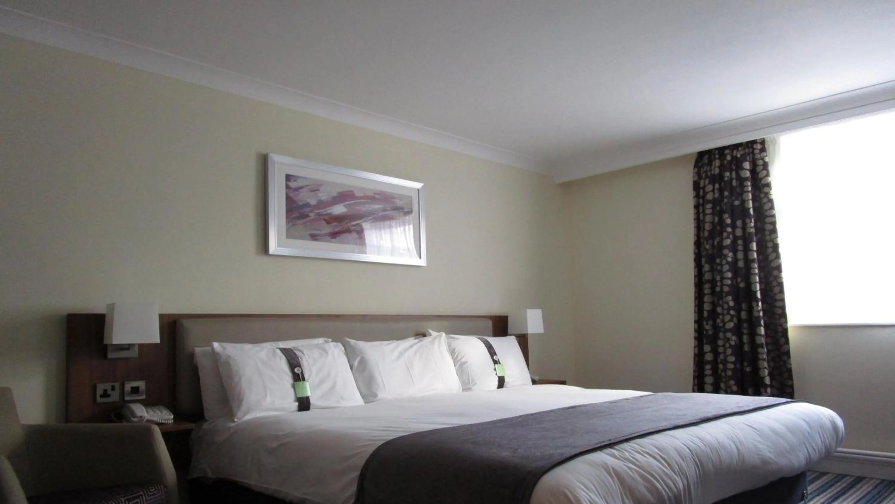 Photo of the whole room, Bed in Holiday Inn Leeds Garforth by IHG