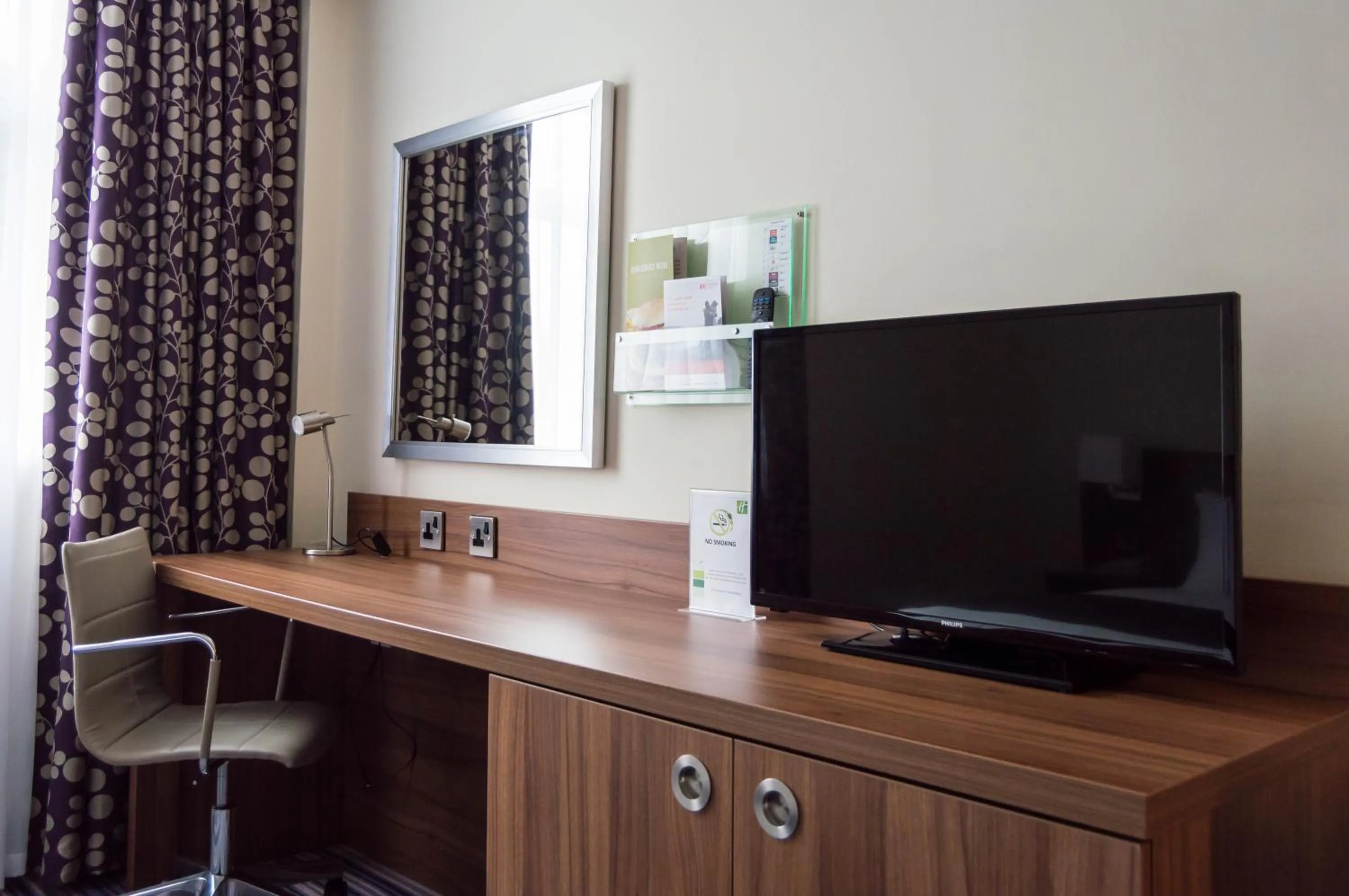 Photo of the whole room in Holiday Inn Leeds Garforth by IHG