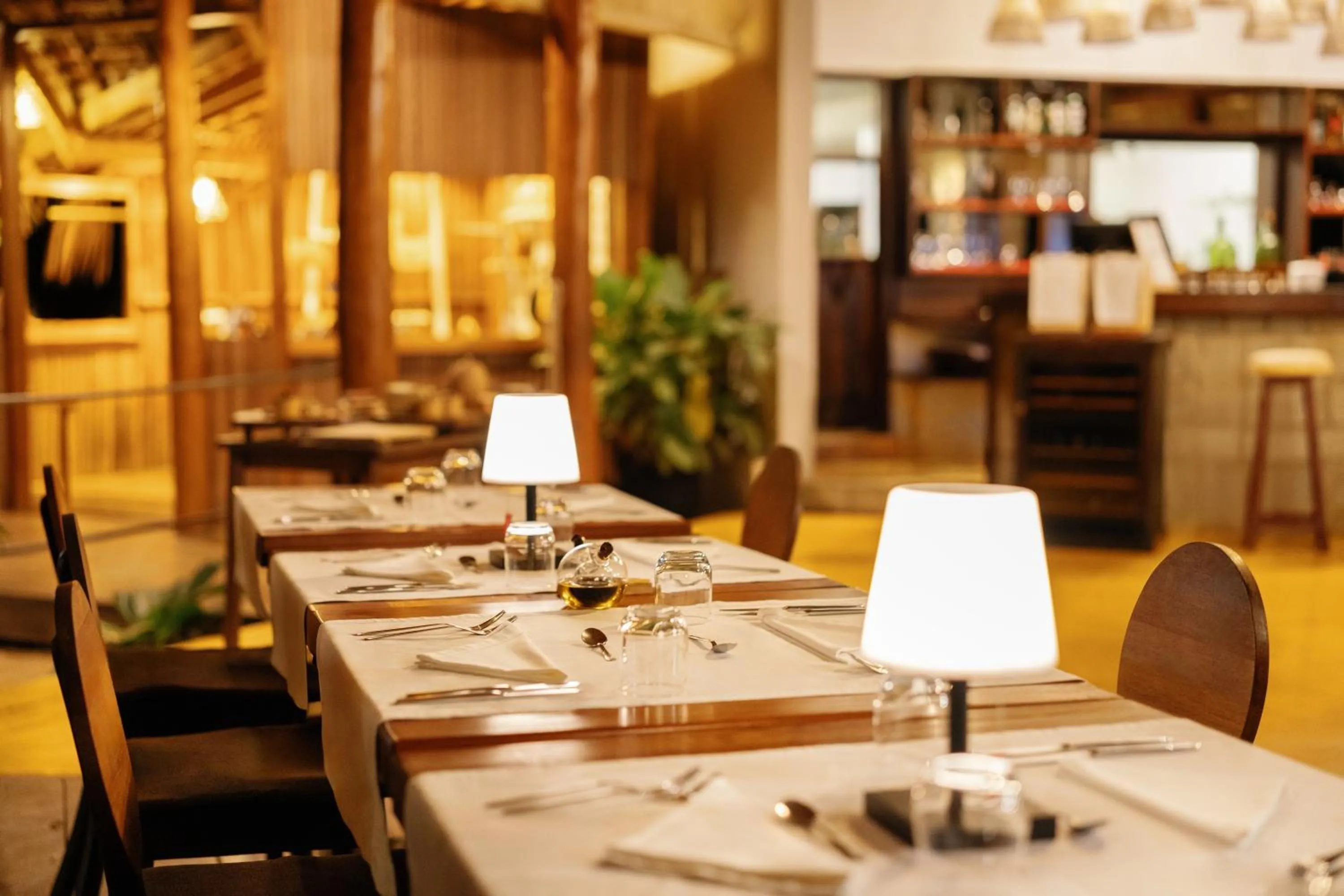 Restaurant/places to eat in Loharano Lodge