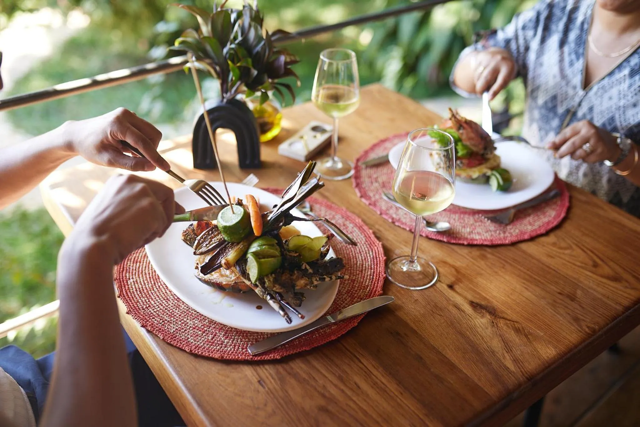 Restaurant/places to eat in Loharano Lodge