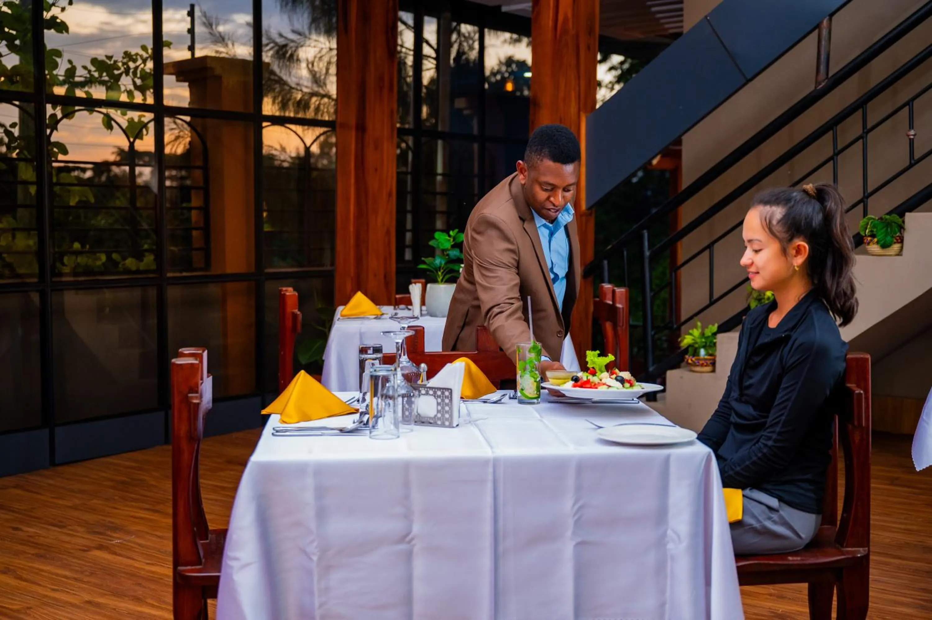 Restaurant/places to eat in Greenside Hotel