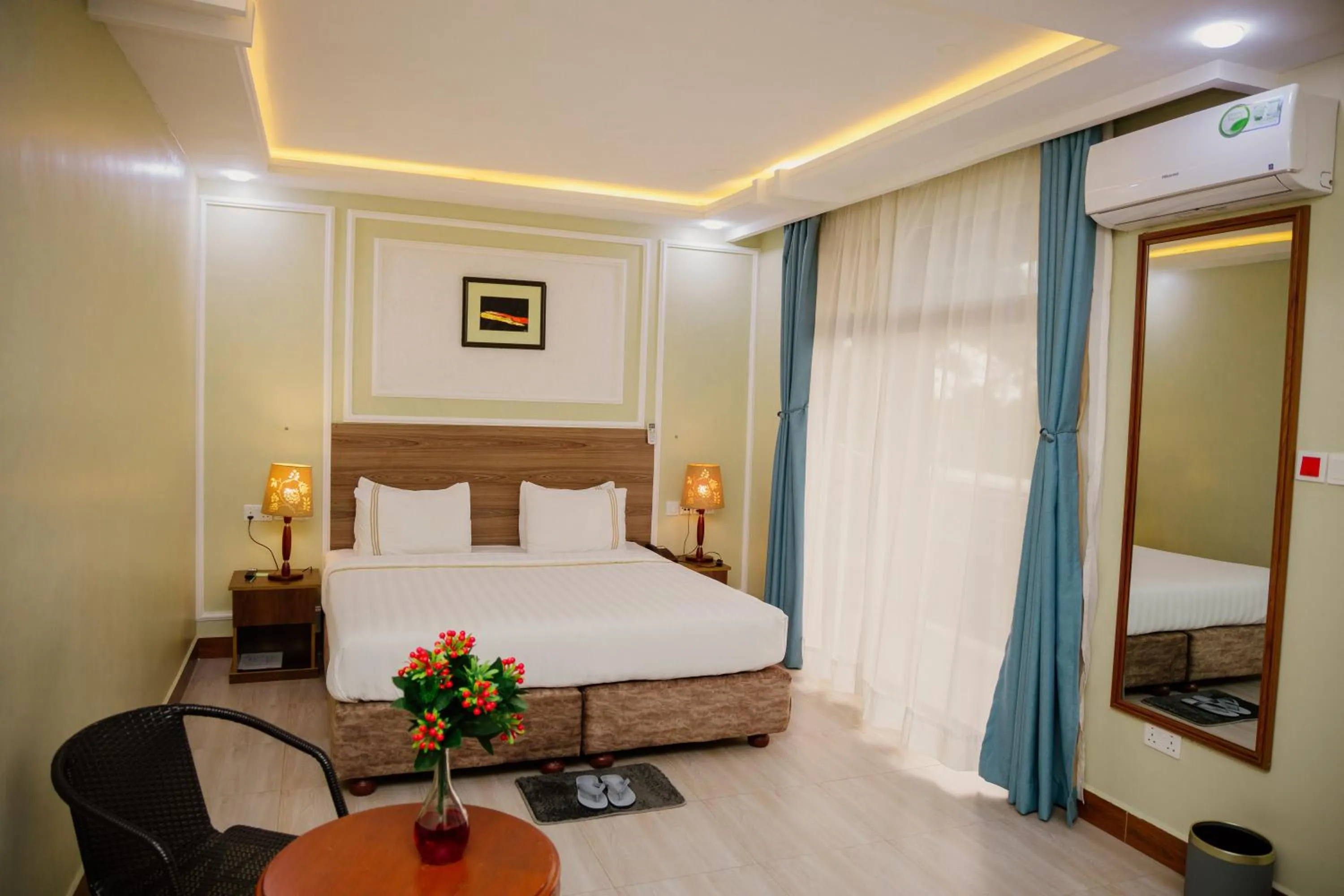 Bedroom, Bed in Greenside Hotel