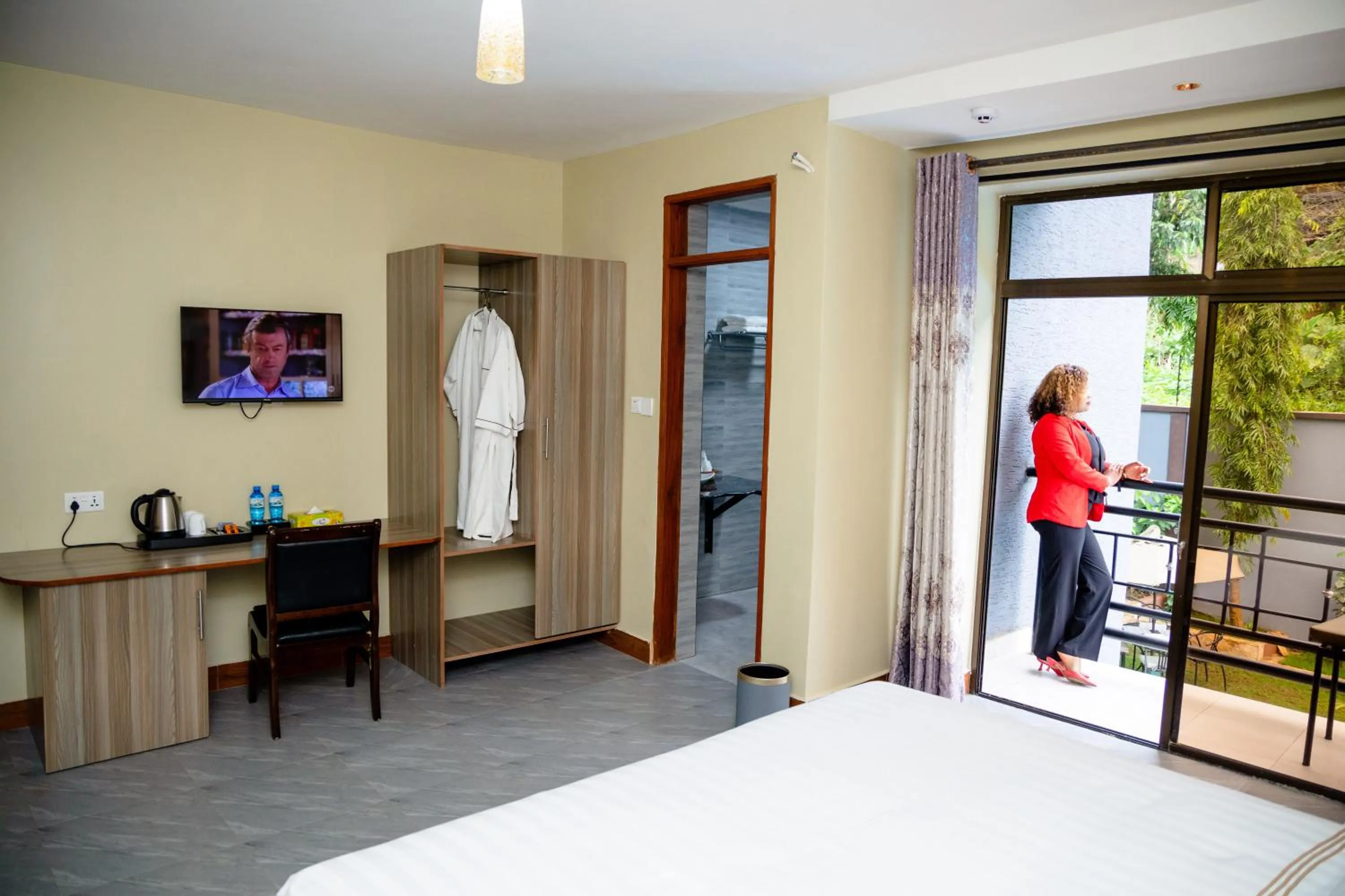 Balcony/Terrace, Bed in Greenside Hotel