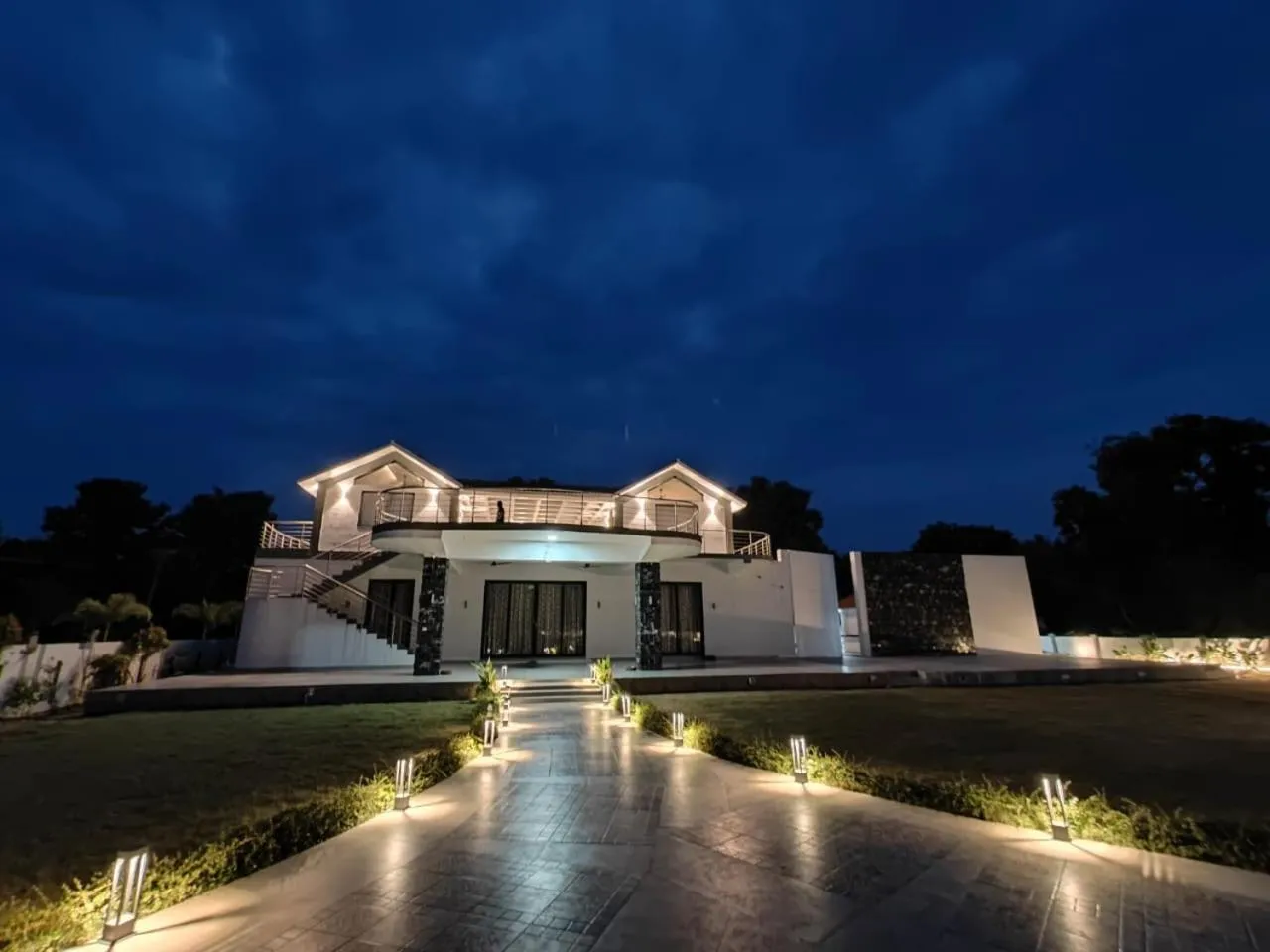 Property Building in Destiny Bay Pool Breeze Resorts