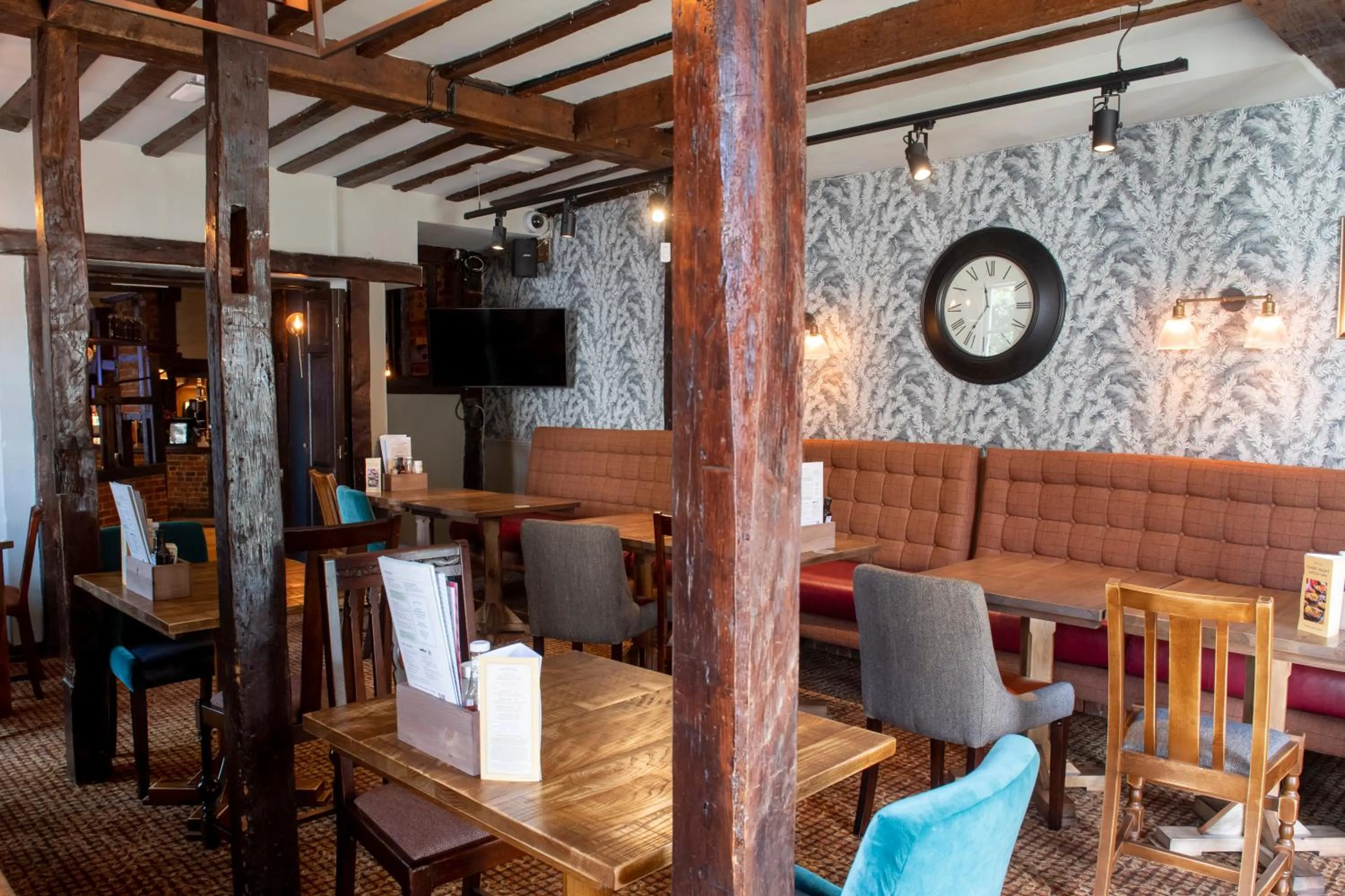 Restaurant/places to eat in The White Hart by Innkeeper's Collection