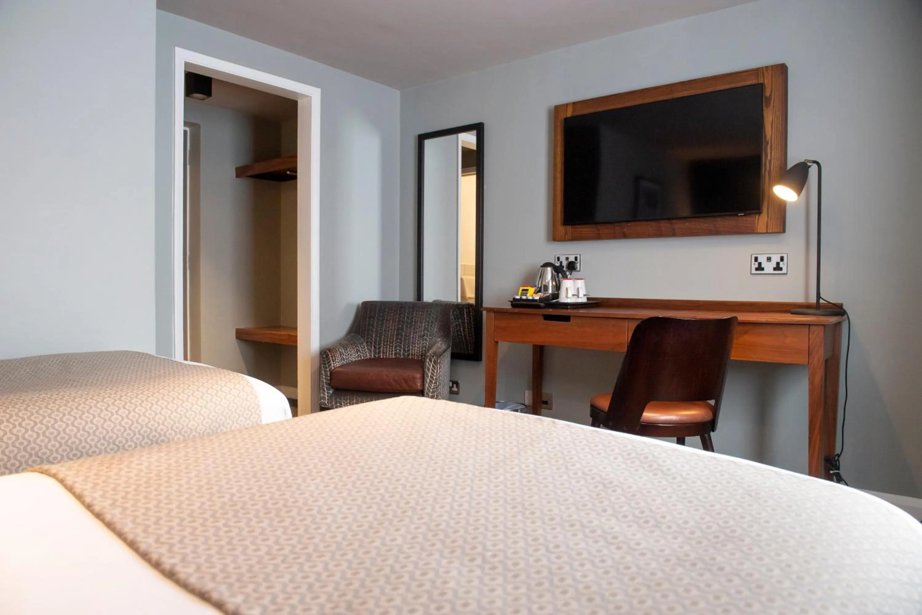 Photo of the whole room, Bed in The White Hart by Innkeeper's Collection