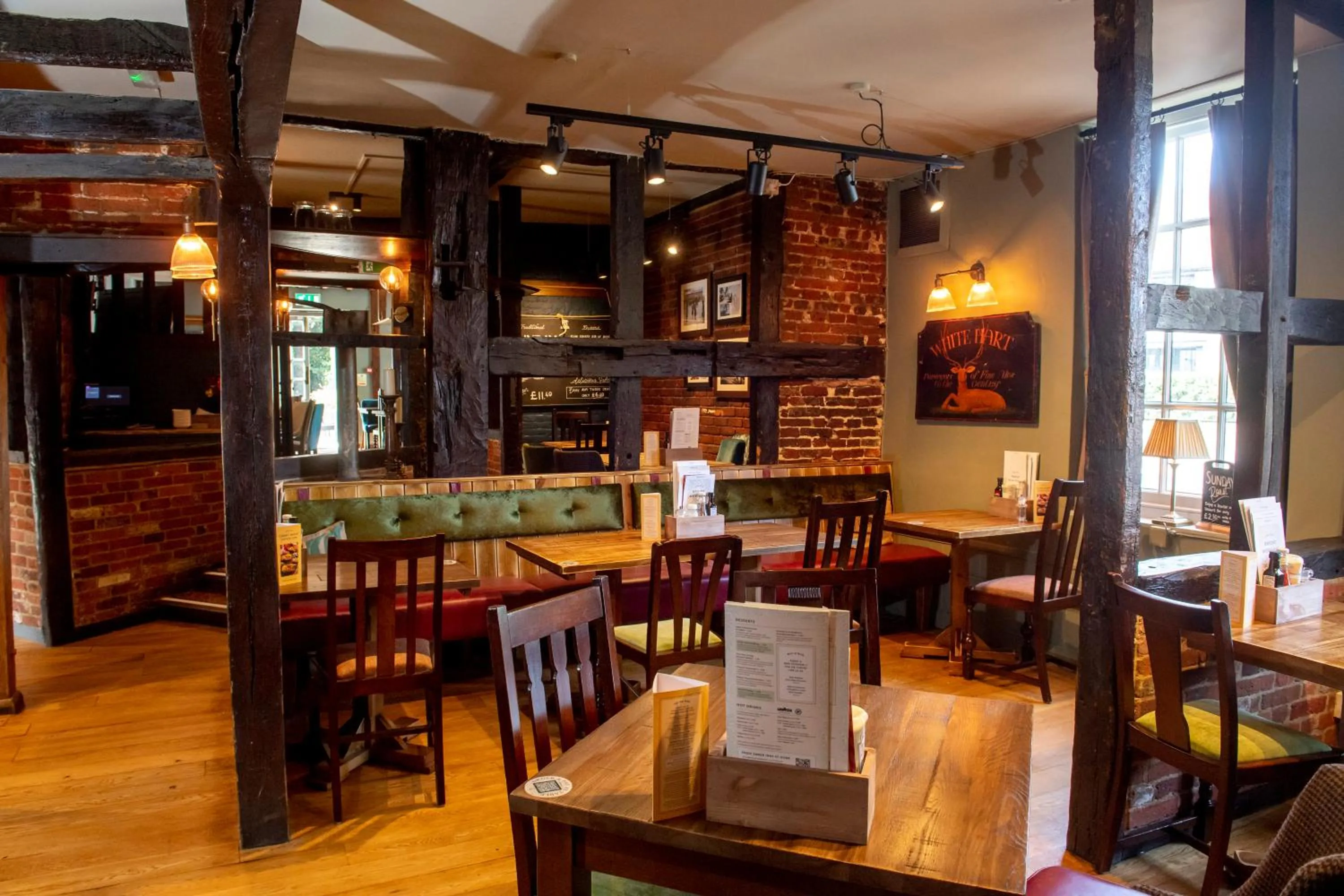 Restaurant/places to eat in The White Hart by Innkeeper's Collection