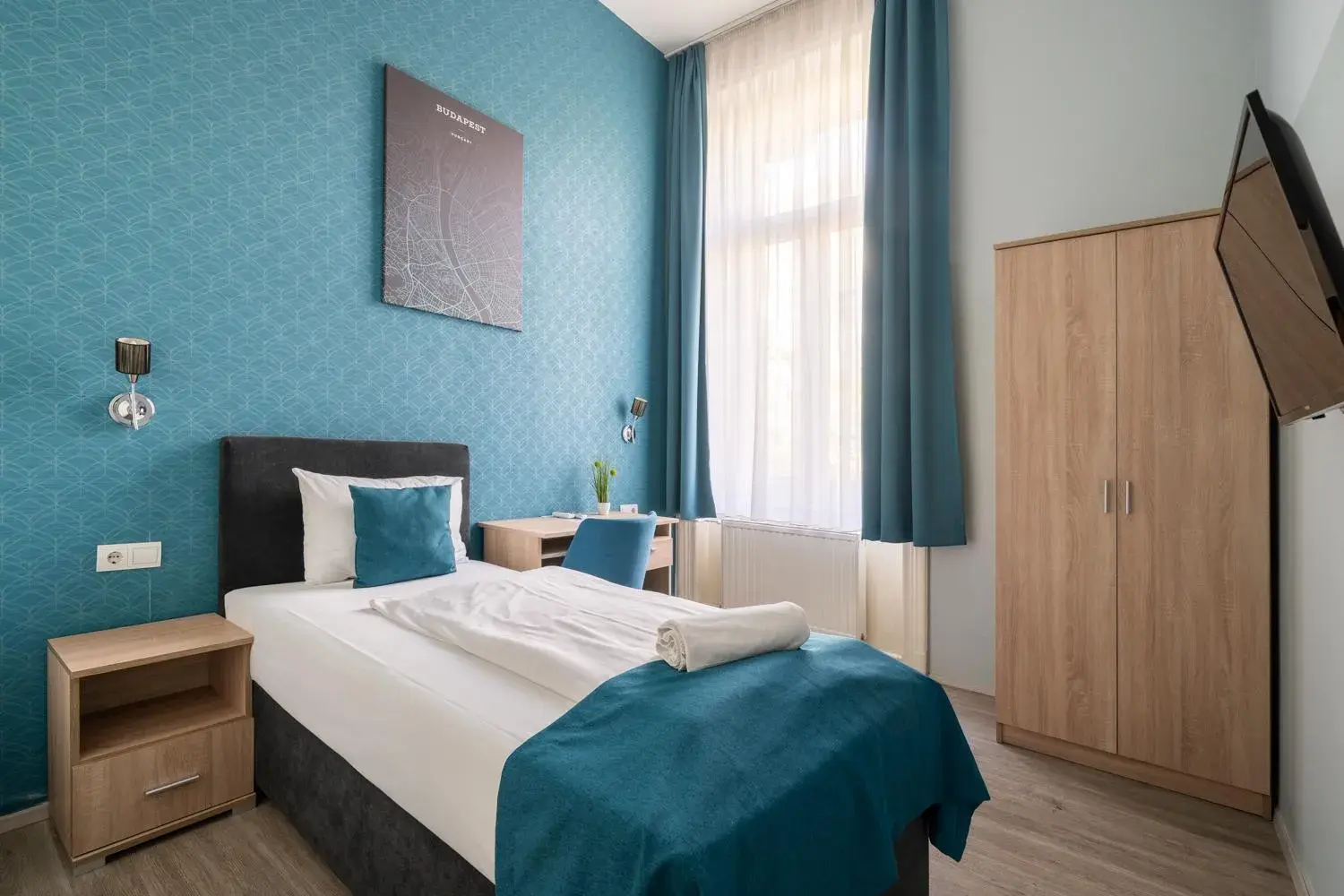 Single Room with Bathroom in Full Moon Budapest Single Room with Bathroom in Full Moon Budapest