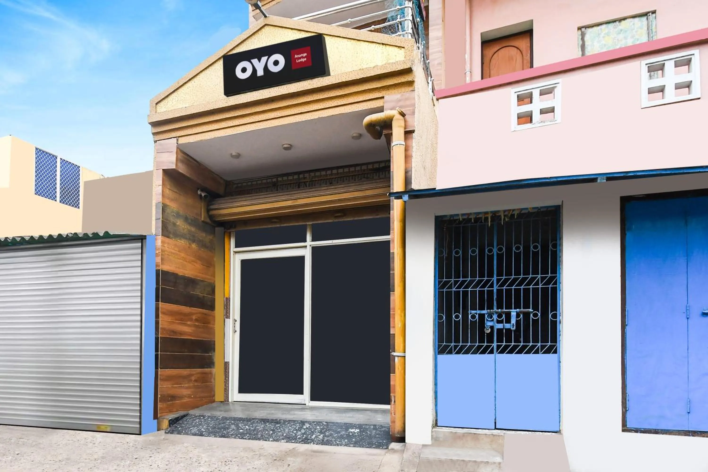 Facade/entrance in Hotel O Paschima dwar Jagannath temple formerly Ananga Lodge