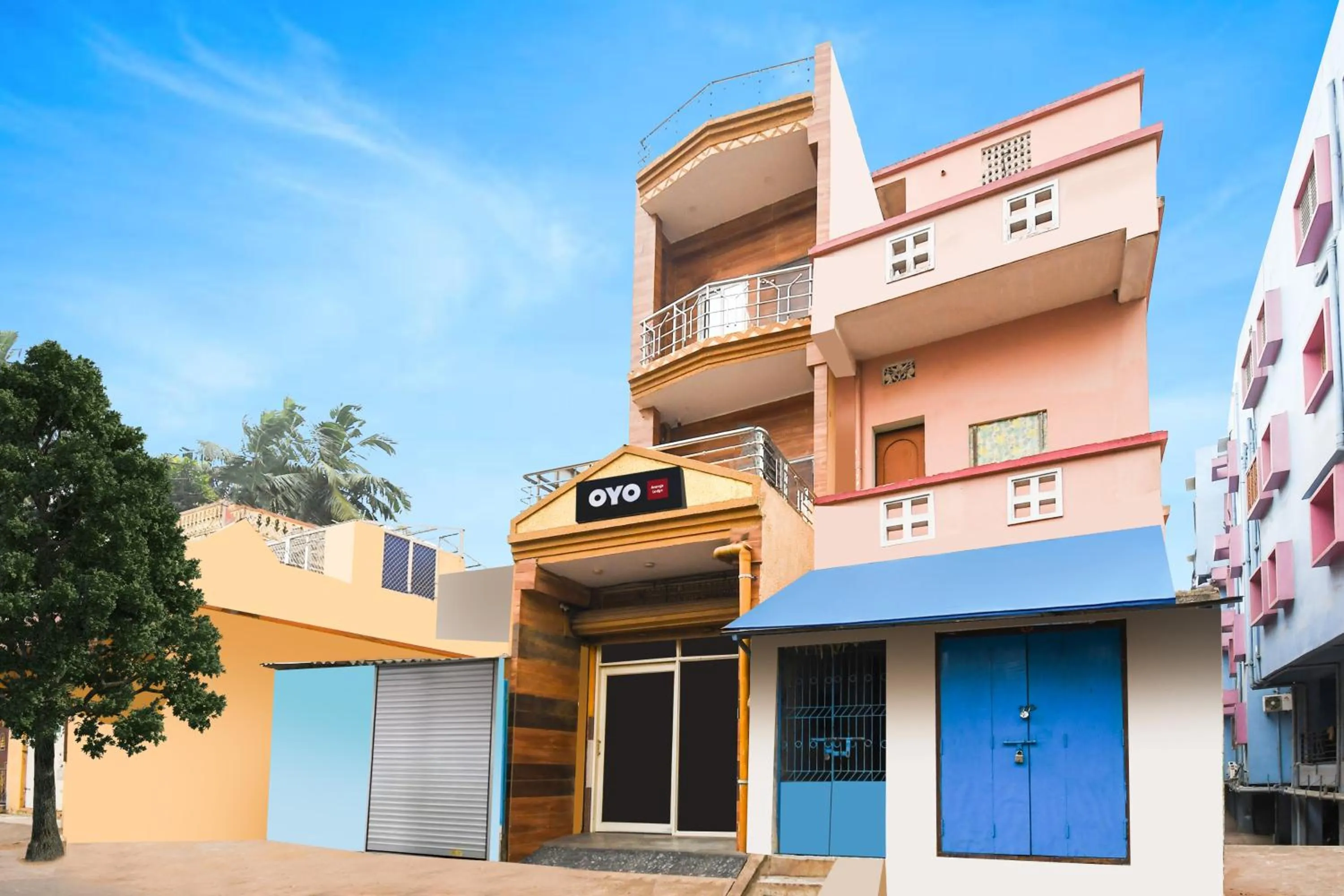 Facade/entrance in Hotel O Paschima dwar Jagannath temple formerly Ananga Lodge