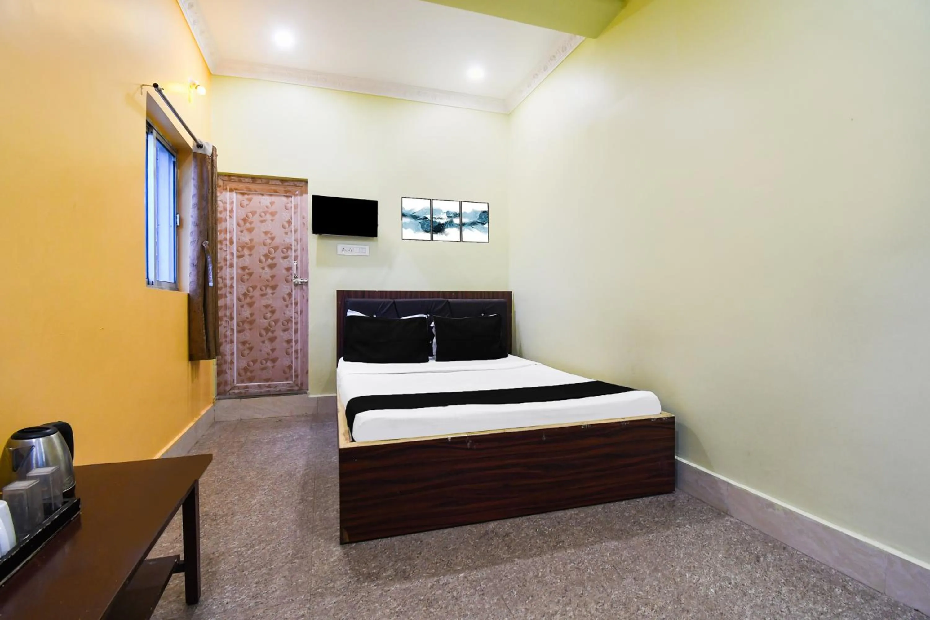 Bedroom, Bed in Hotel O Paschima dwar Jagannath temple formerly Ananga Lodge