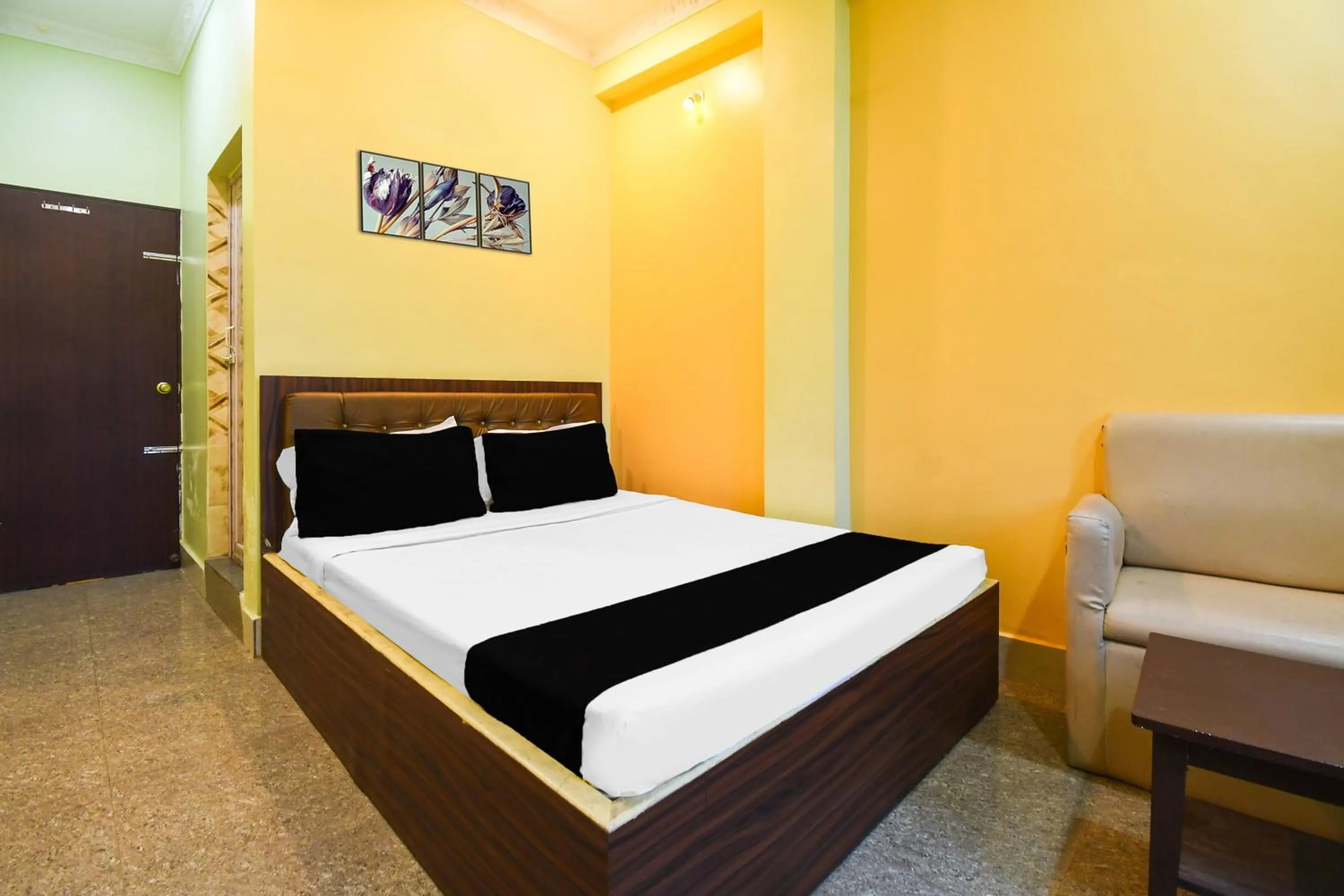 Bedroom, Bed in Hotel O Paschima dwar Jagannath temple formerly Ananga Lodge