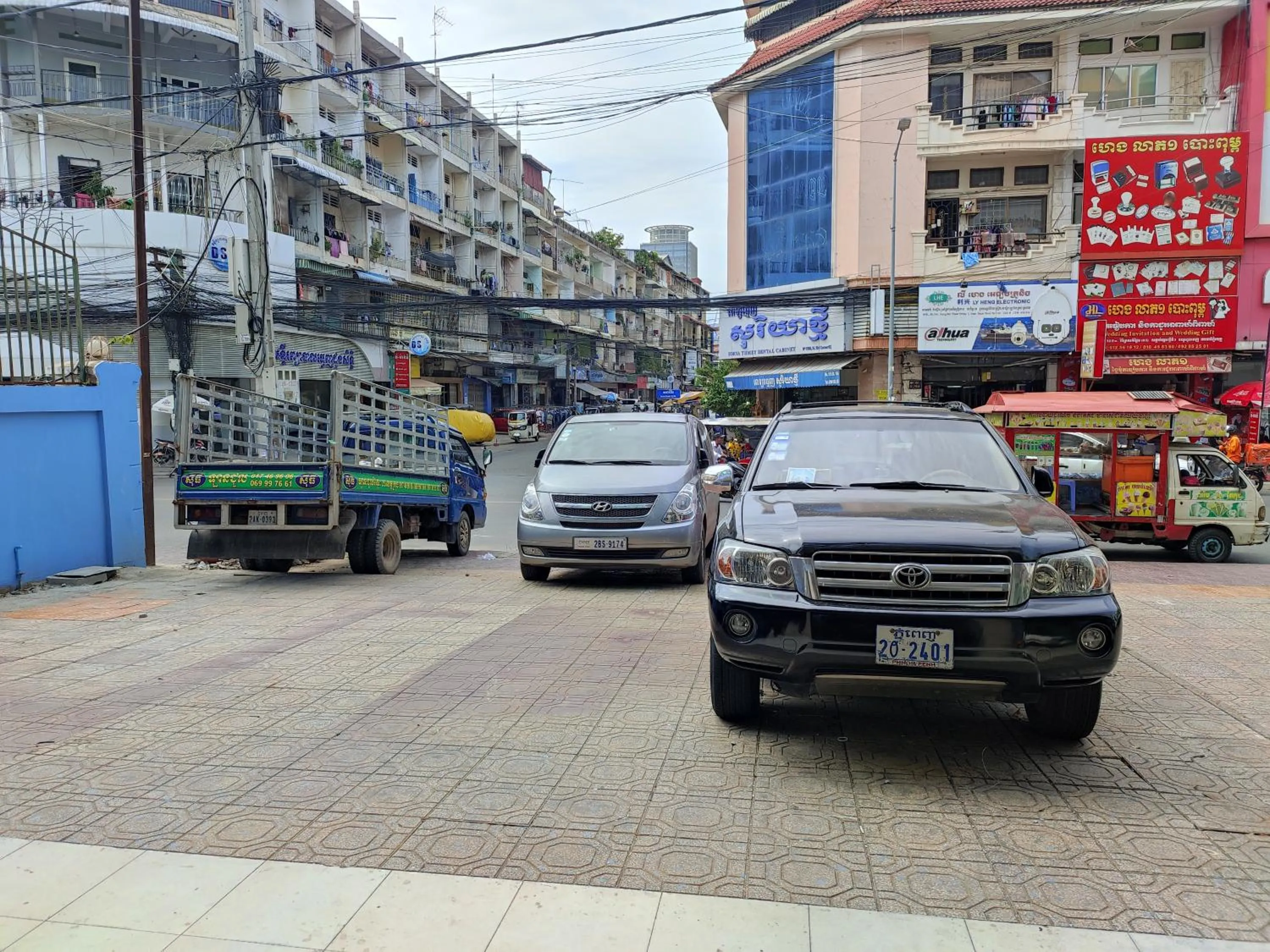 Parking in GALAXY Rs HOTEL