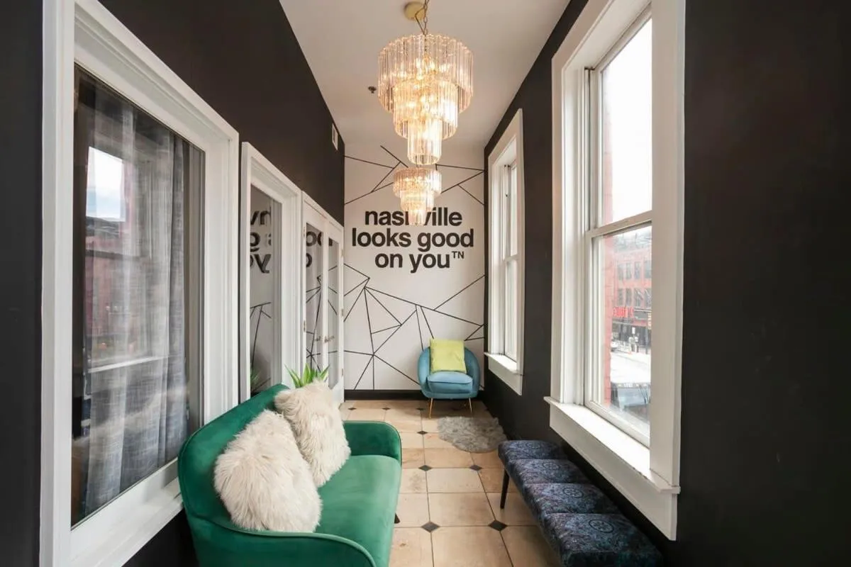 Grand Loft ON THEE Broadway Strip