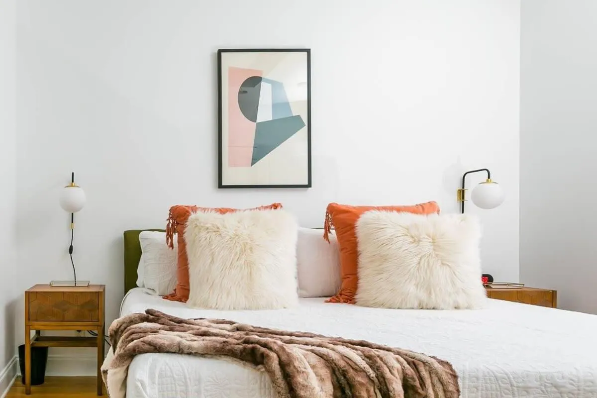 Bed in Grand Loft ON THEE Broadway Strip